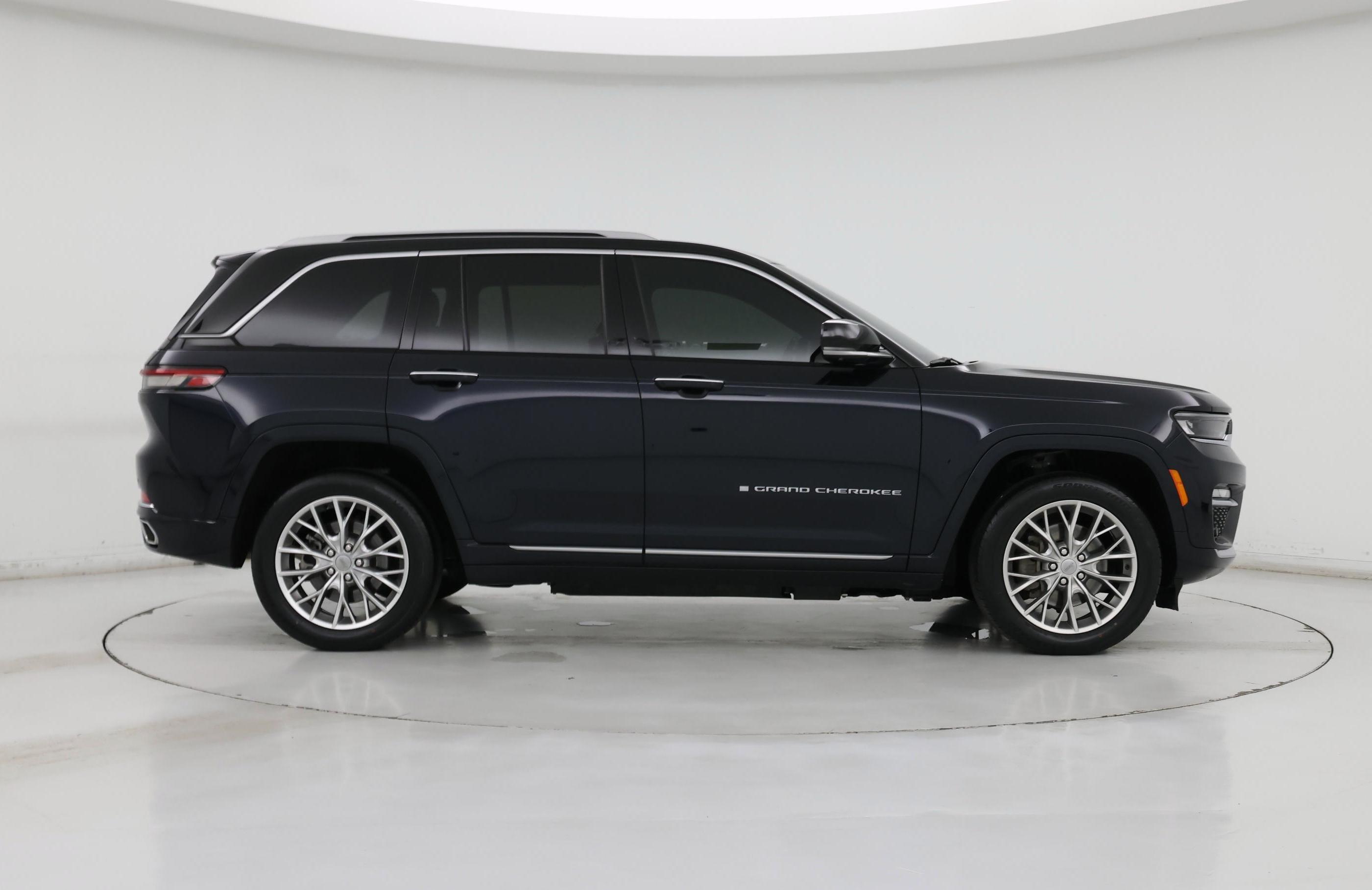 Thumbnail: 2022 Jeep Grand Cherokee - 7