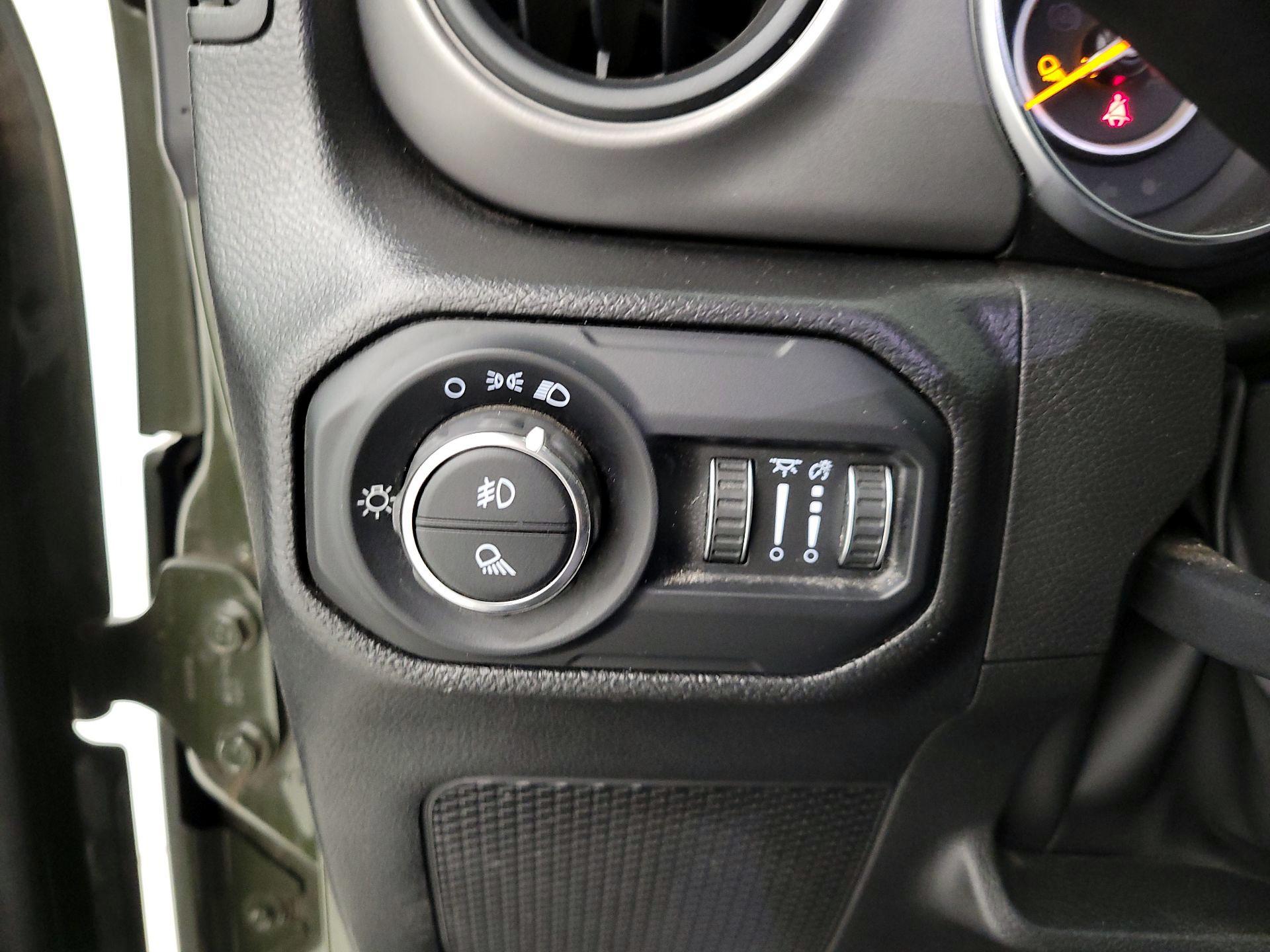 Thumbnail: 2022 Jeep Gladiator - 13
