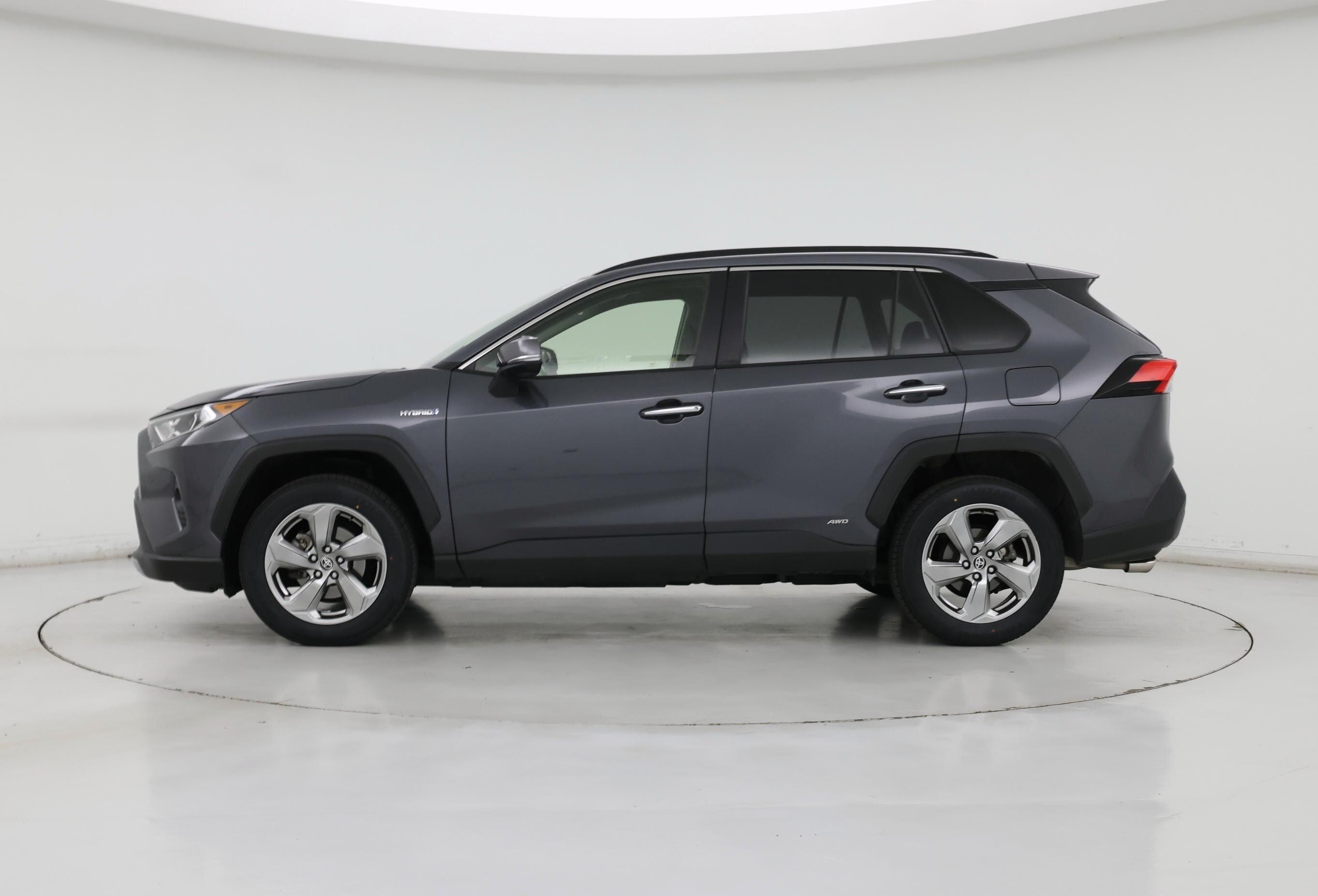 Thumbnail: 2020 Toyota RAV4 - 3