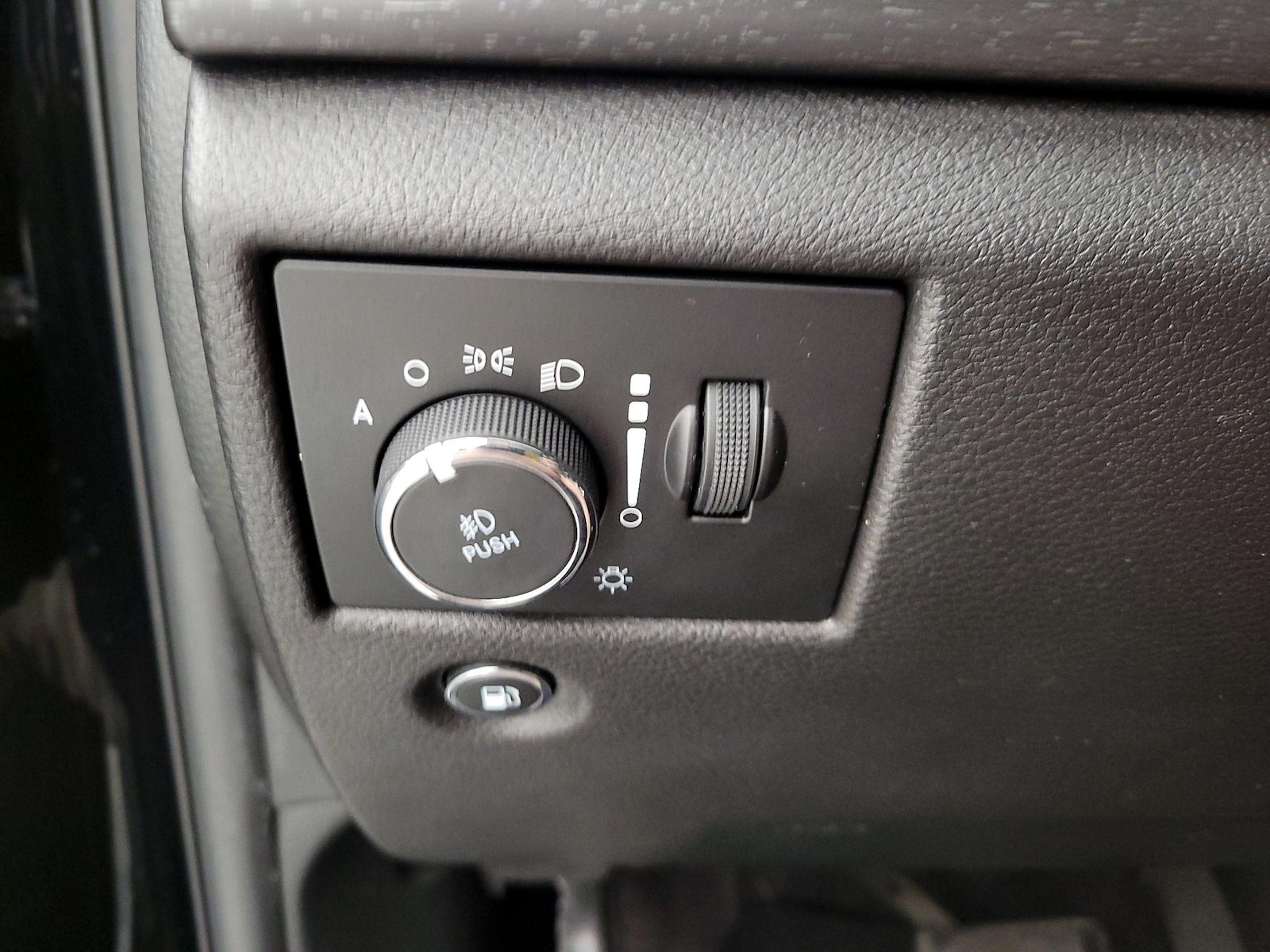2018 Jeep Grand Cherokee Altitude - Photo 14