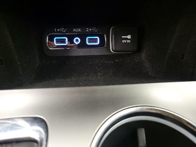 USB/AUX Ports