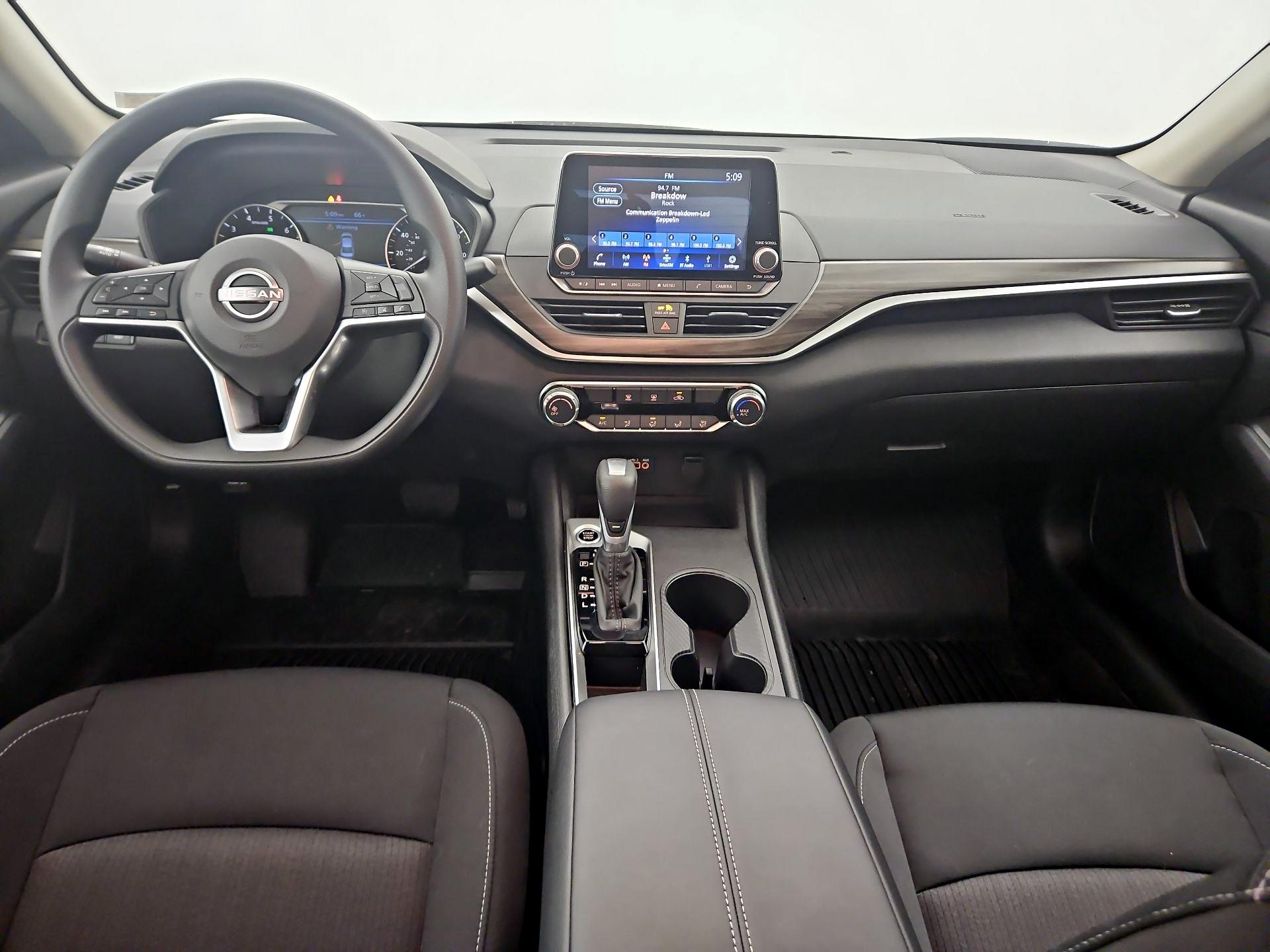 Thumbnail: 2025 Nissan Altima - 9