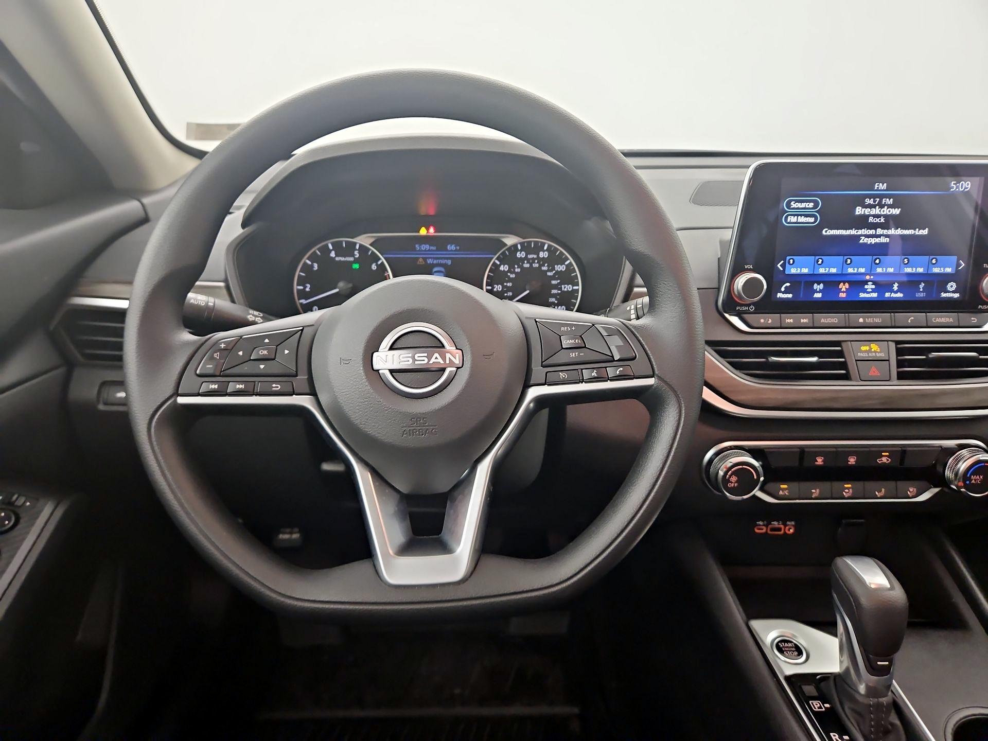 Thumbnail: 2025 Nissan Altima - 10