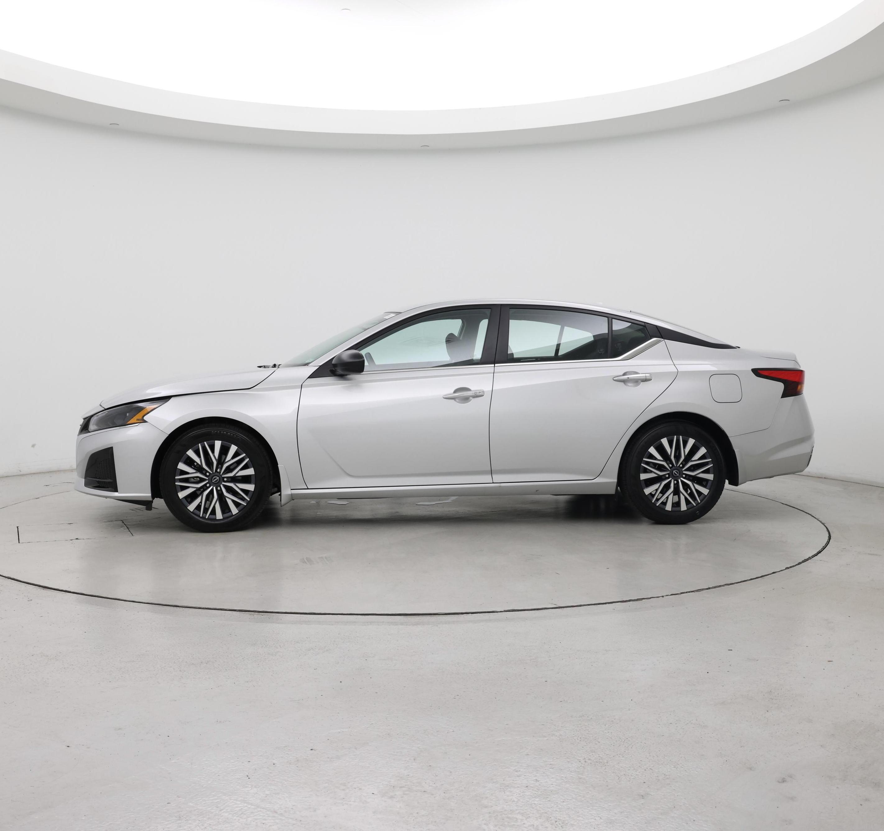Thumbnail: 2025 Nissan Altima - 3
