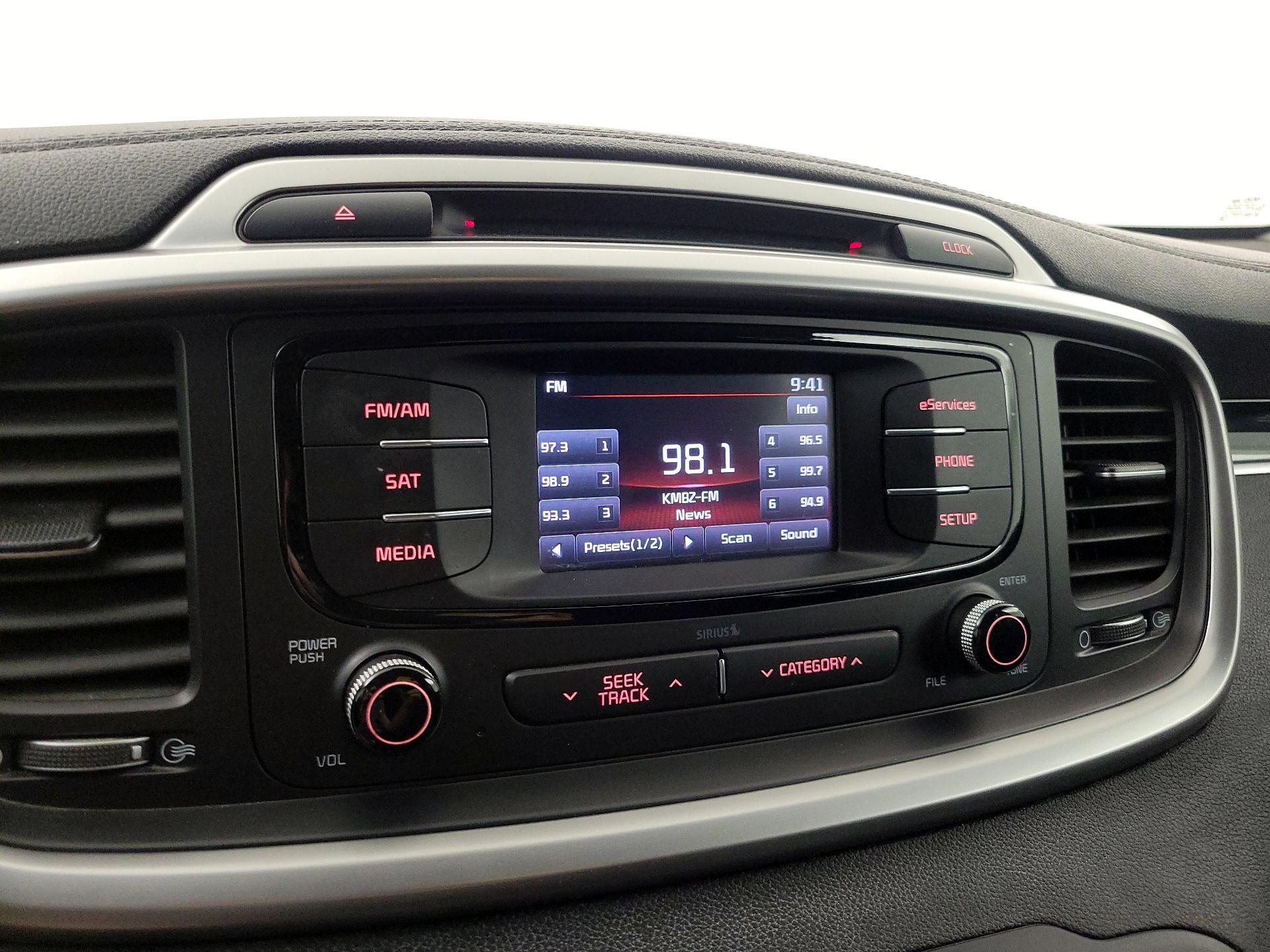 Thumbnail: 2016 Kia Sorento - 15