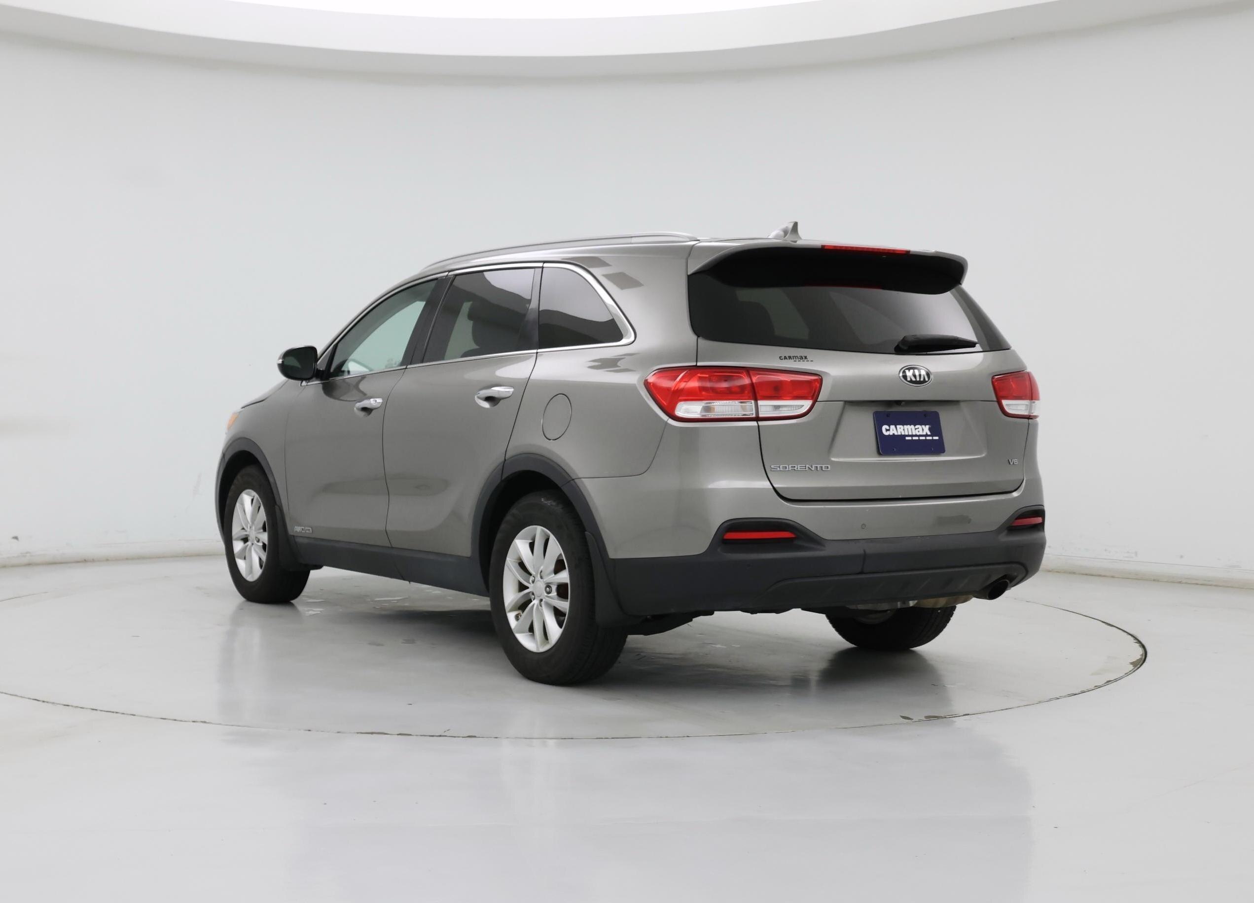 Thumbnail: 2016 Kia Sorento - 2