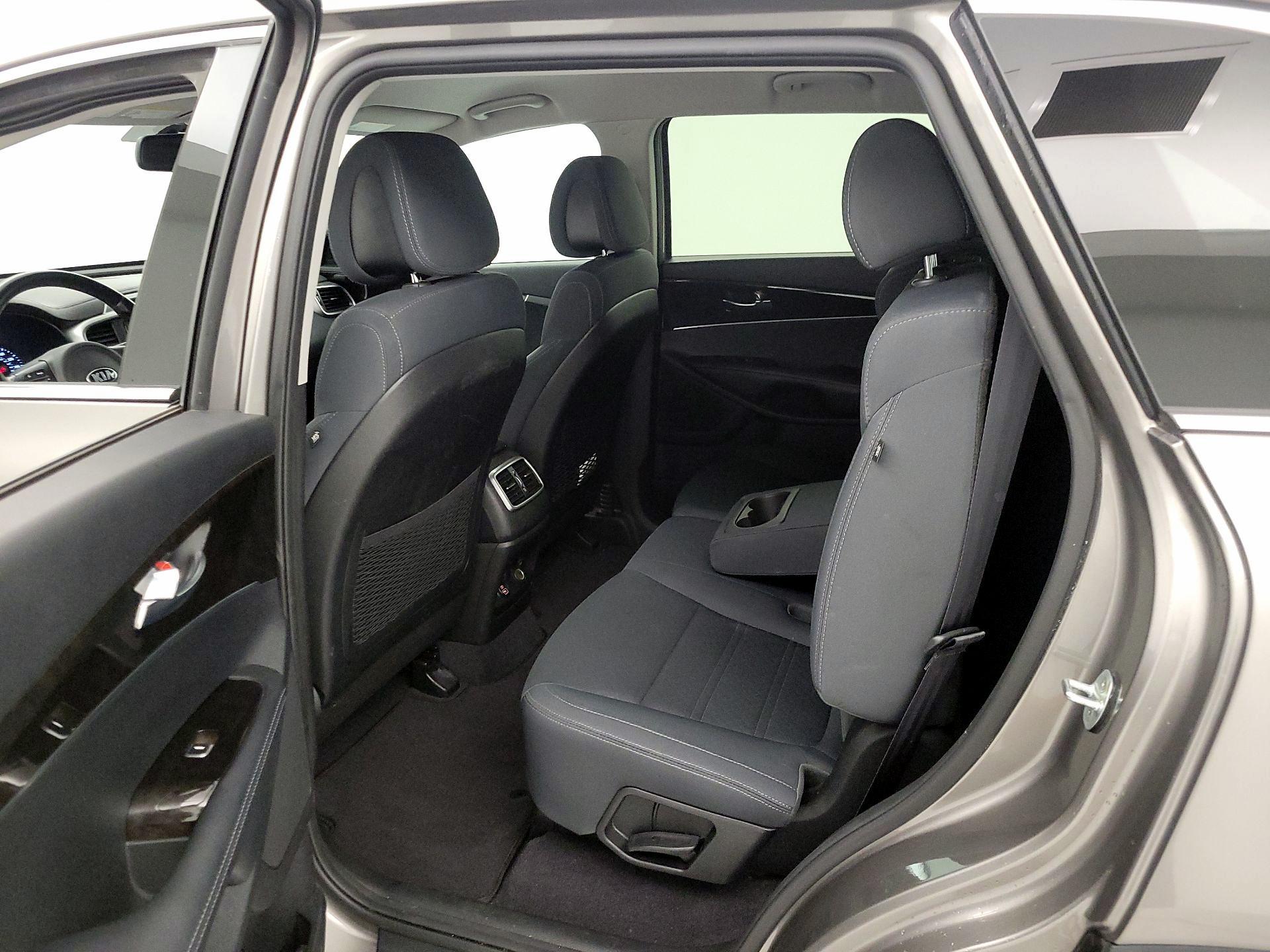Thumbnail: 2016 Kia Sorento - 19