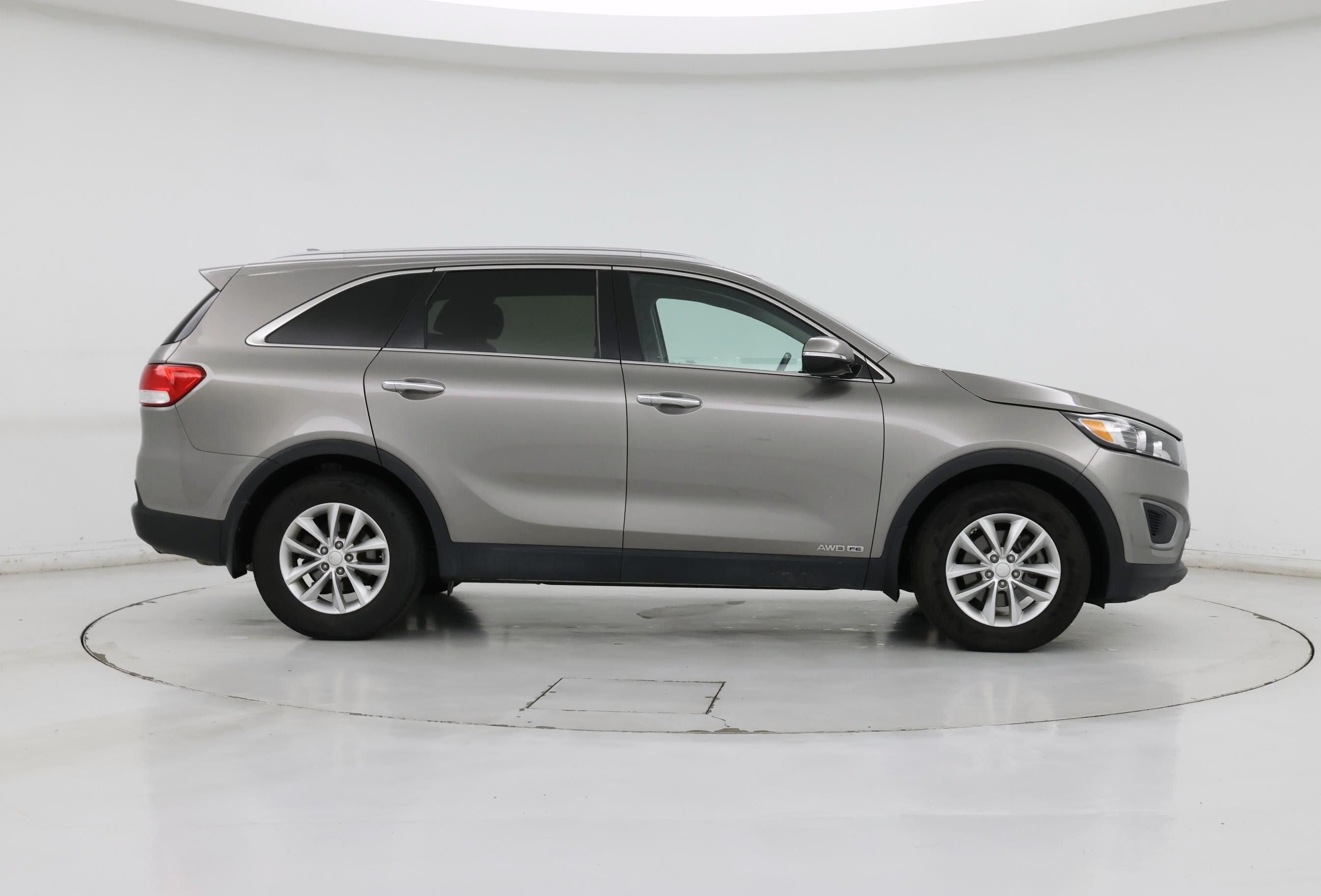 Thumbnail: 2016 Kia Sorento - 7