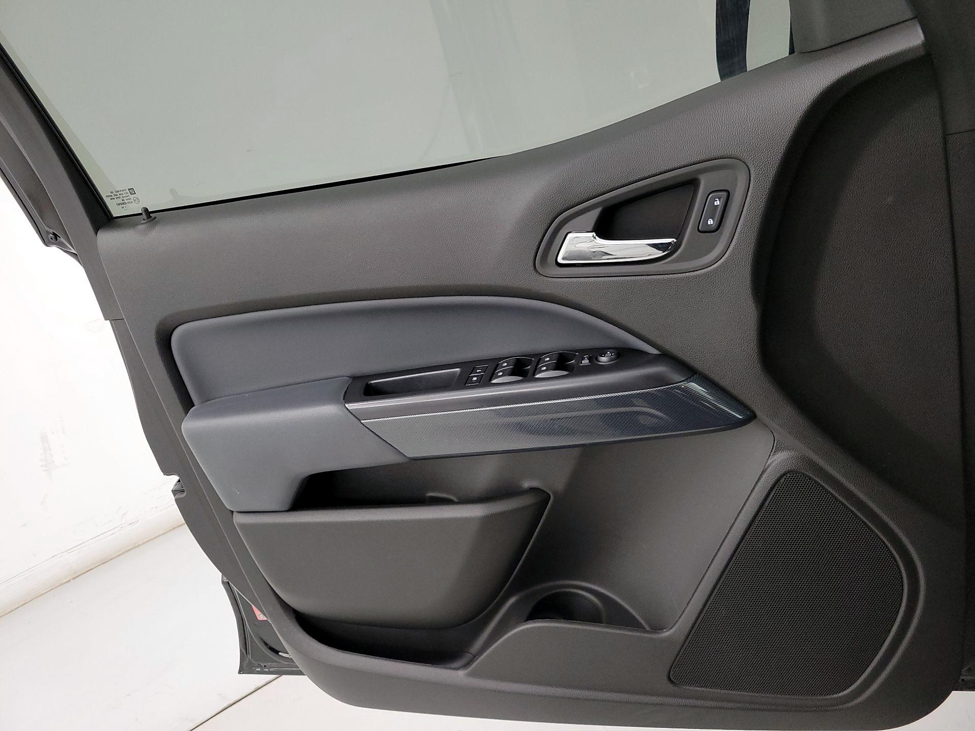 Thumbnail: 2016 Chevrolet Colorado - 12