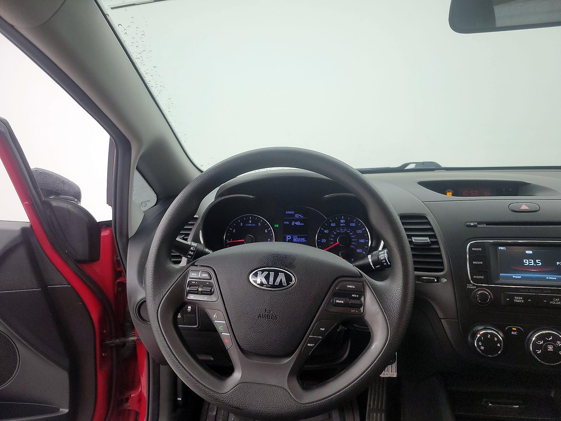 Thumbnail: 2016 Kia Forte - 10