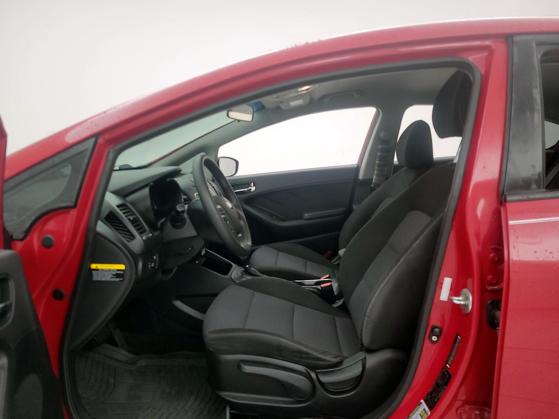 Thumbnail: 2016 Kia Forte - 11