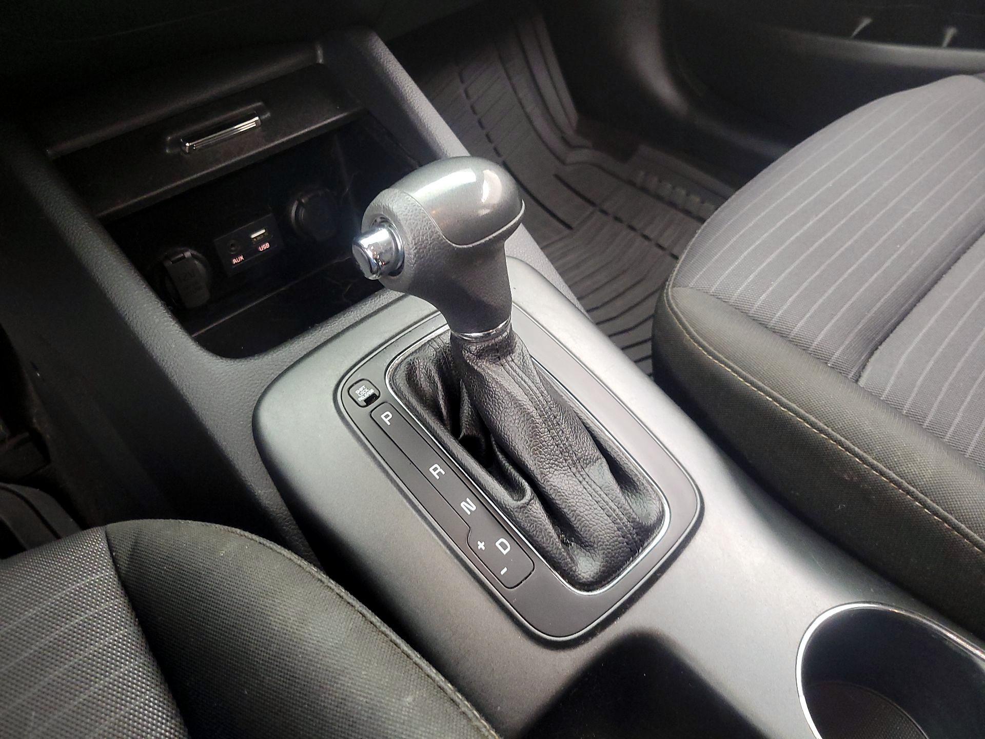 Thumbnail: 2016 Kia Forte - 17