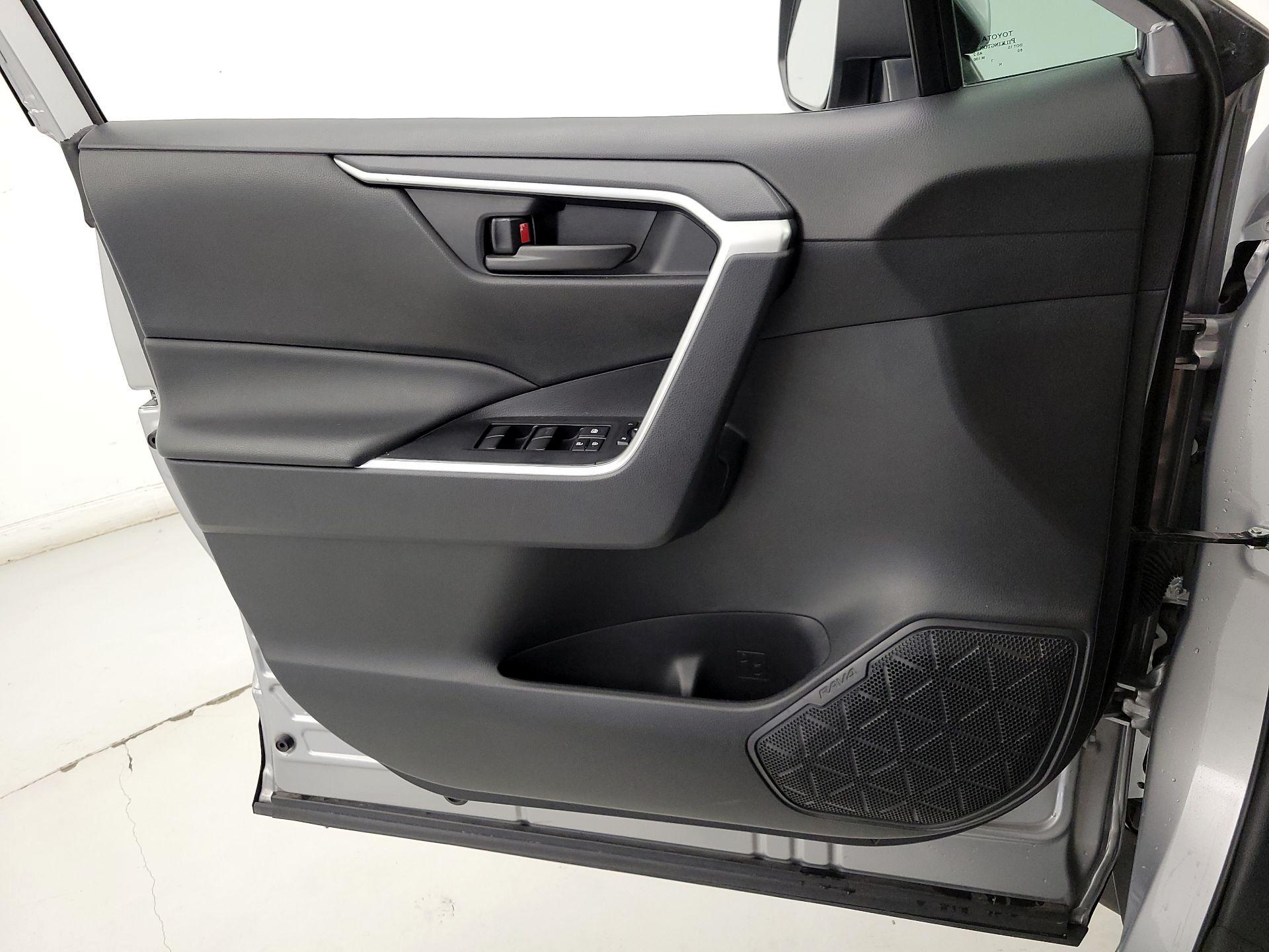 Thumbnail: 2024 Toyota RAV4 - 12