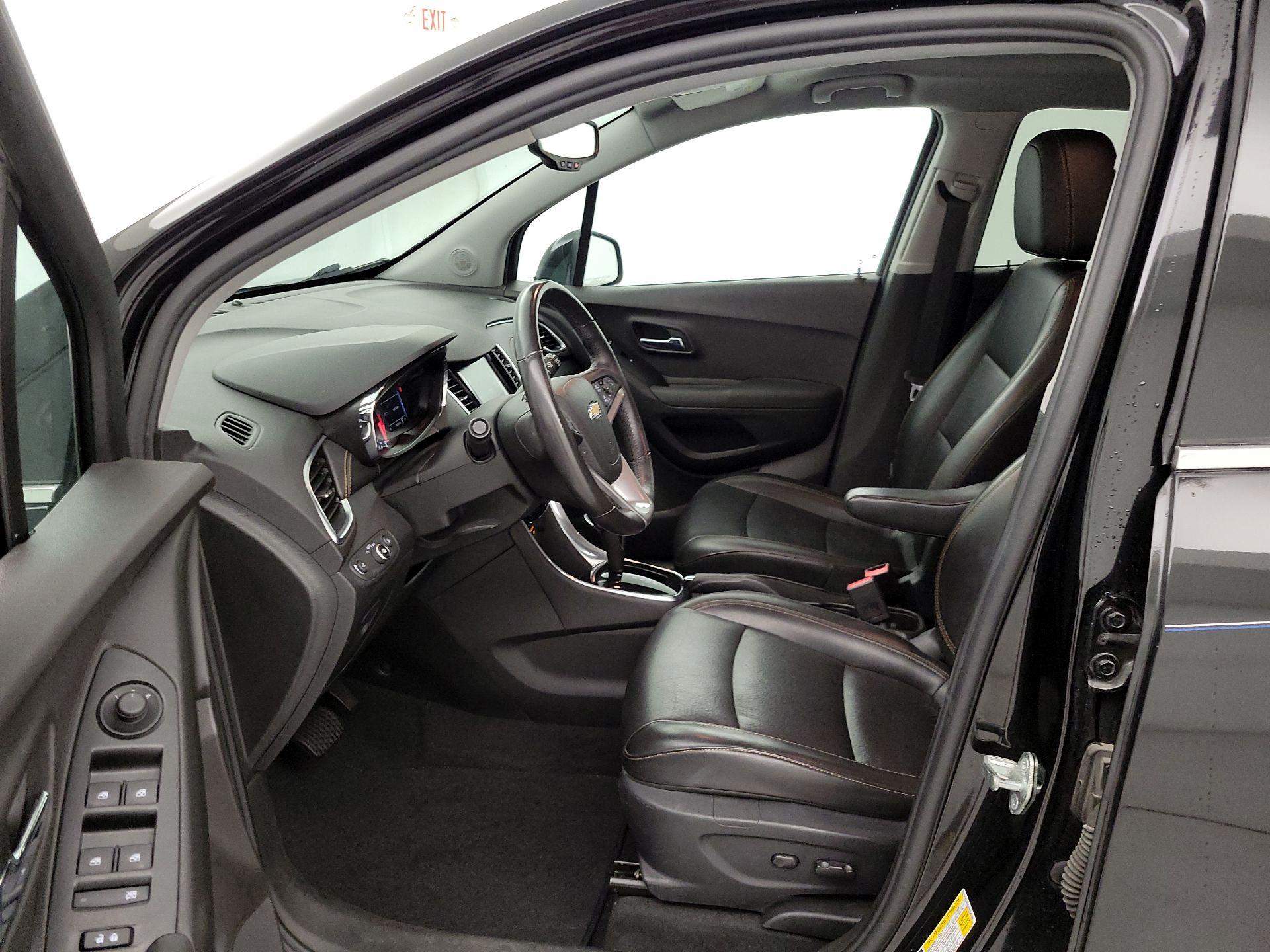 Thumbnail: 2017 Chevrolet Trax - 11