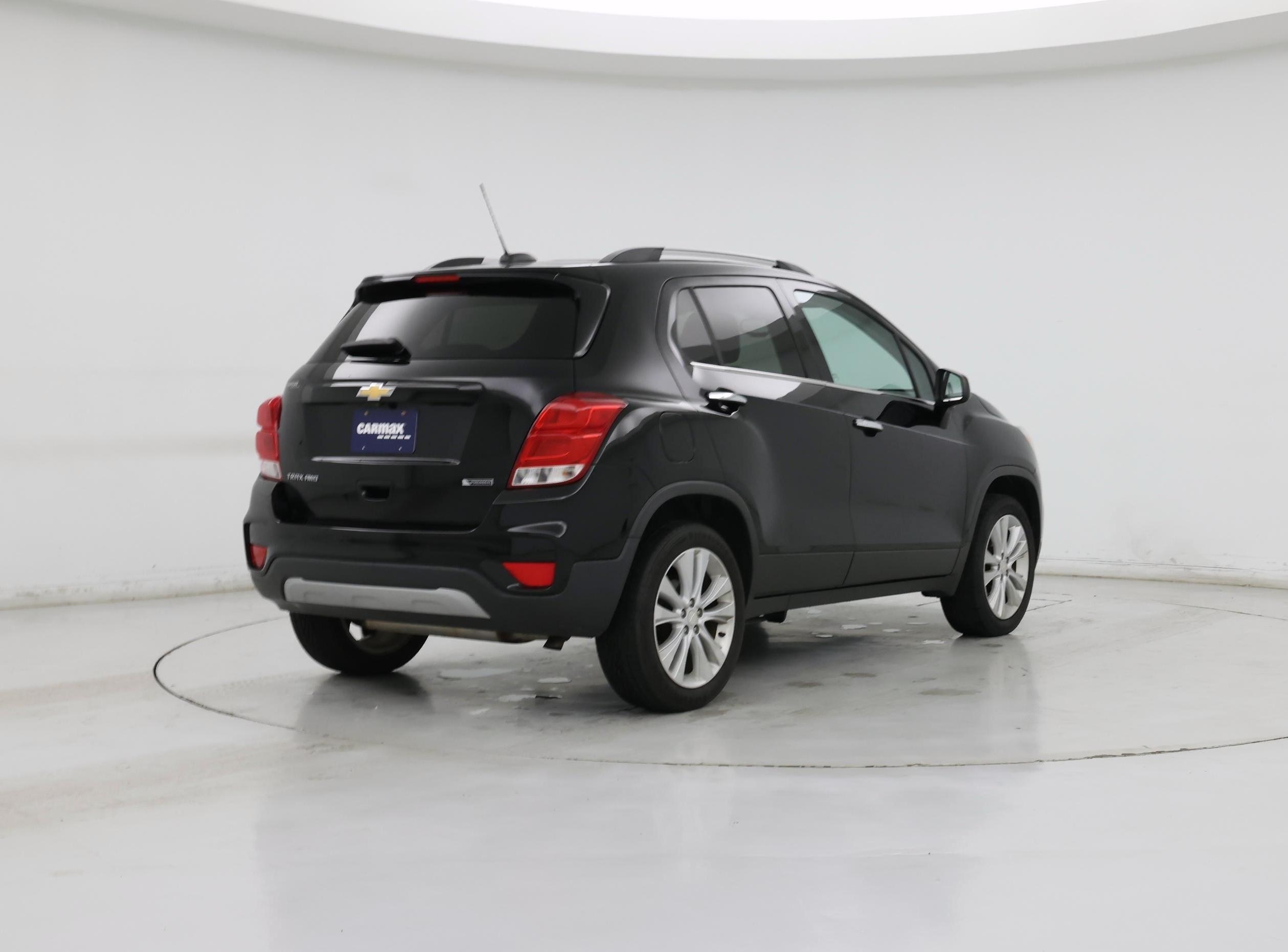 Thumbnail: 2017 Chevrolet Trax - 8