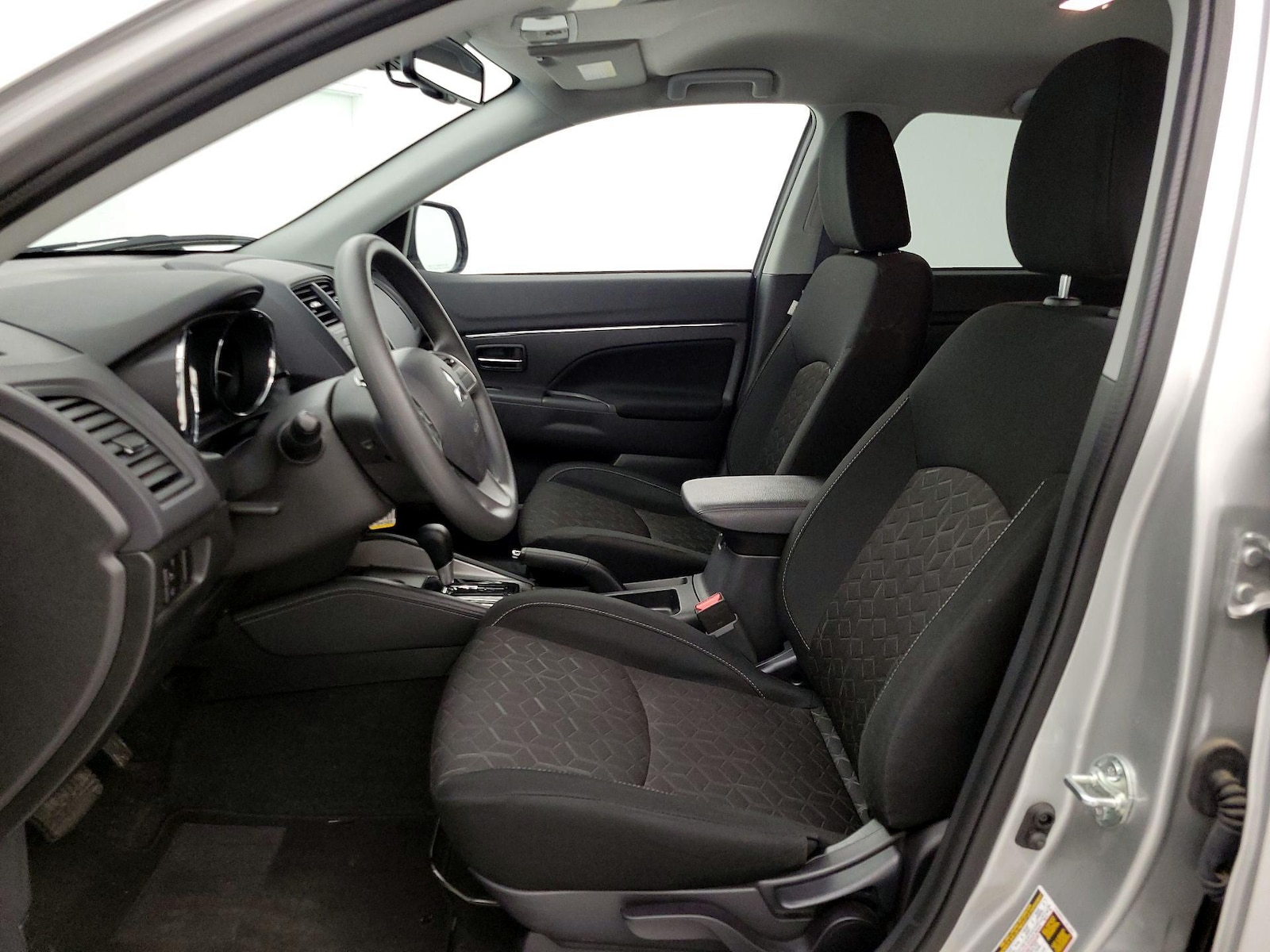2025 Mitsubishi Outlander Sport ES - Photo 12
