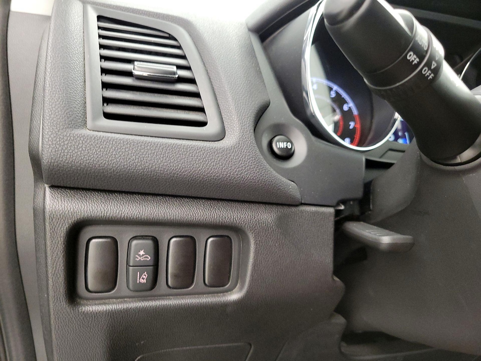 2025 Mitsubishi Outlander Sport ES - Photo 14
