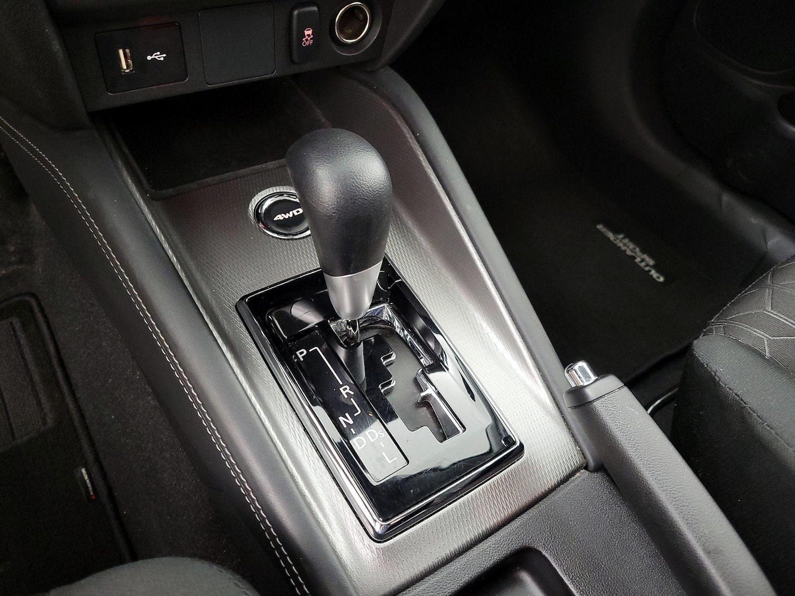 2025 Mitsubishi Outlander Sport ES - Photo 18