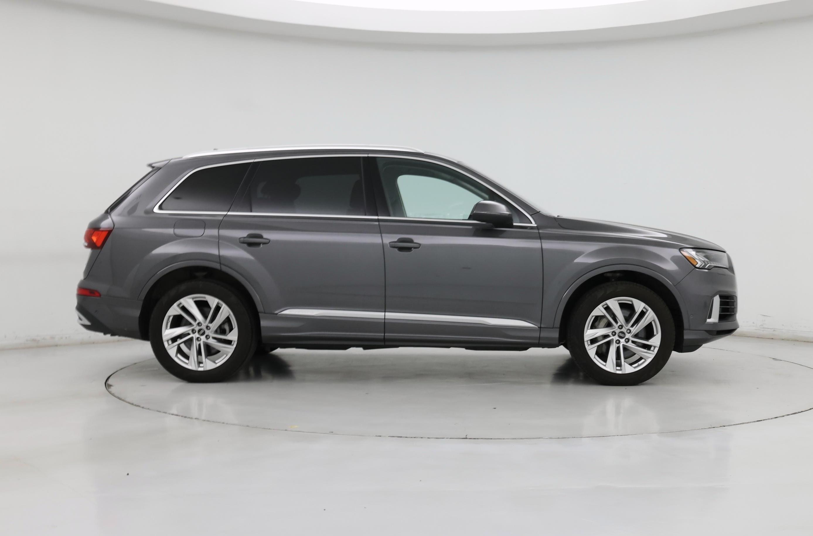 Thumbnail: 2023 Audi Q7 - 7
