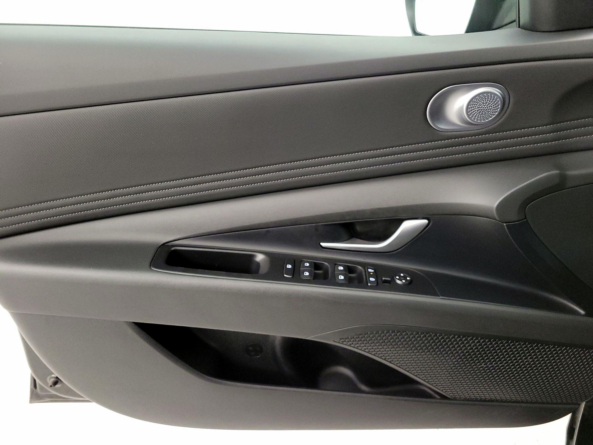 Thumbnail: 2025 Hyundai Elantra - 12