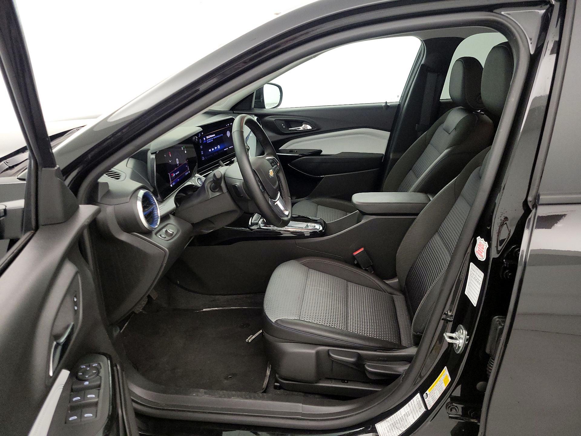 Thumbnail: 2025 Chevrolet Trax - 11