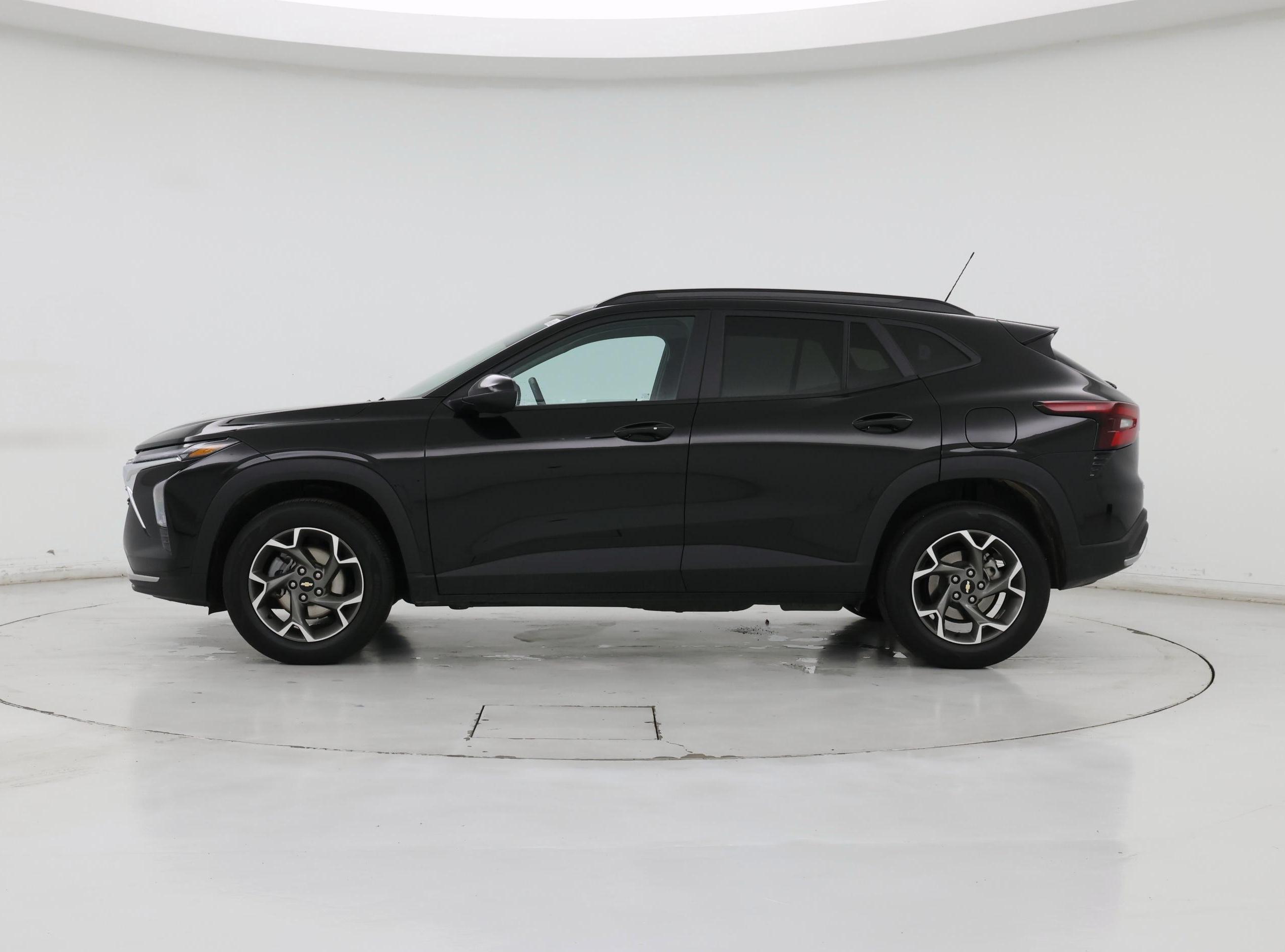 Thumbnail: 2025 Chevrolet Trax - 3