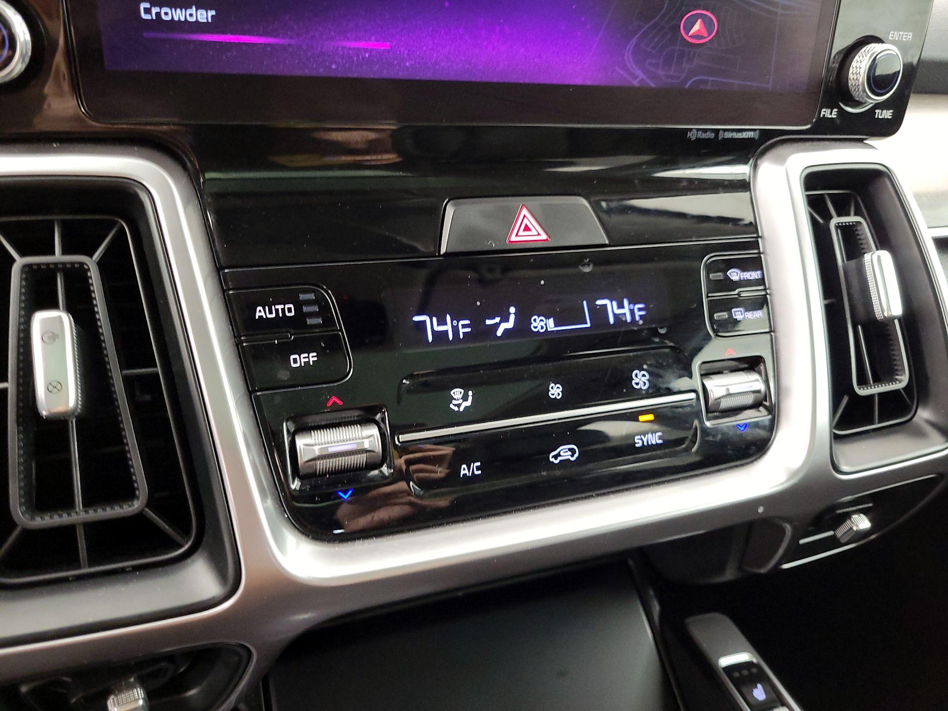Thumbnail: 2023 Kia Sorento - 17
