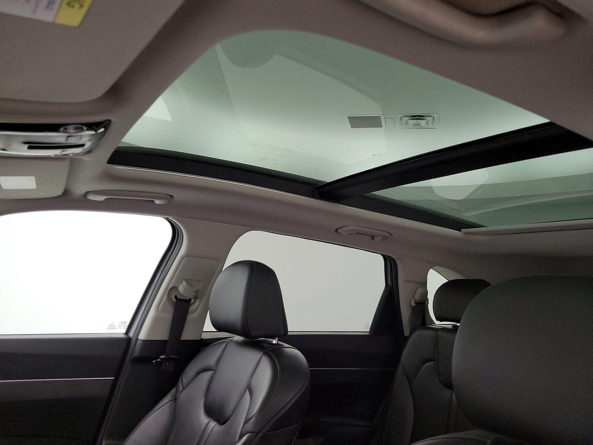 Thumbnail: 2023 Kia Sorento - 20
