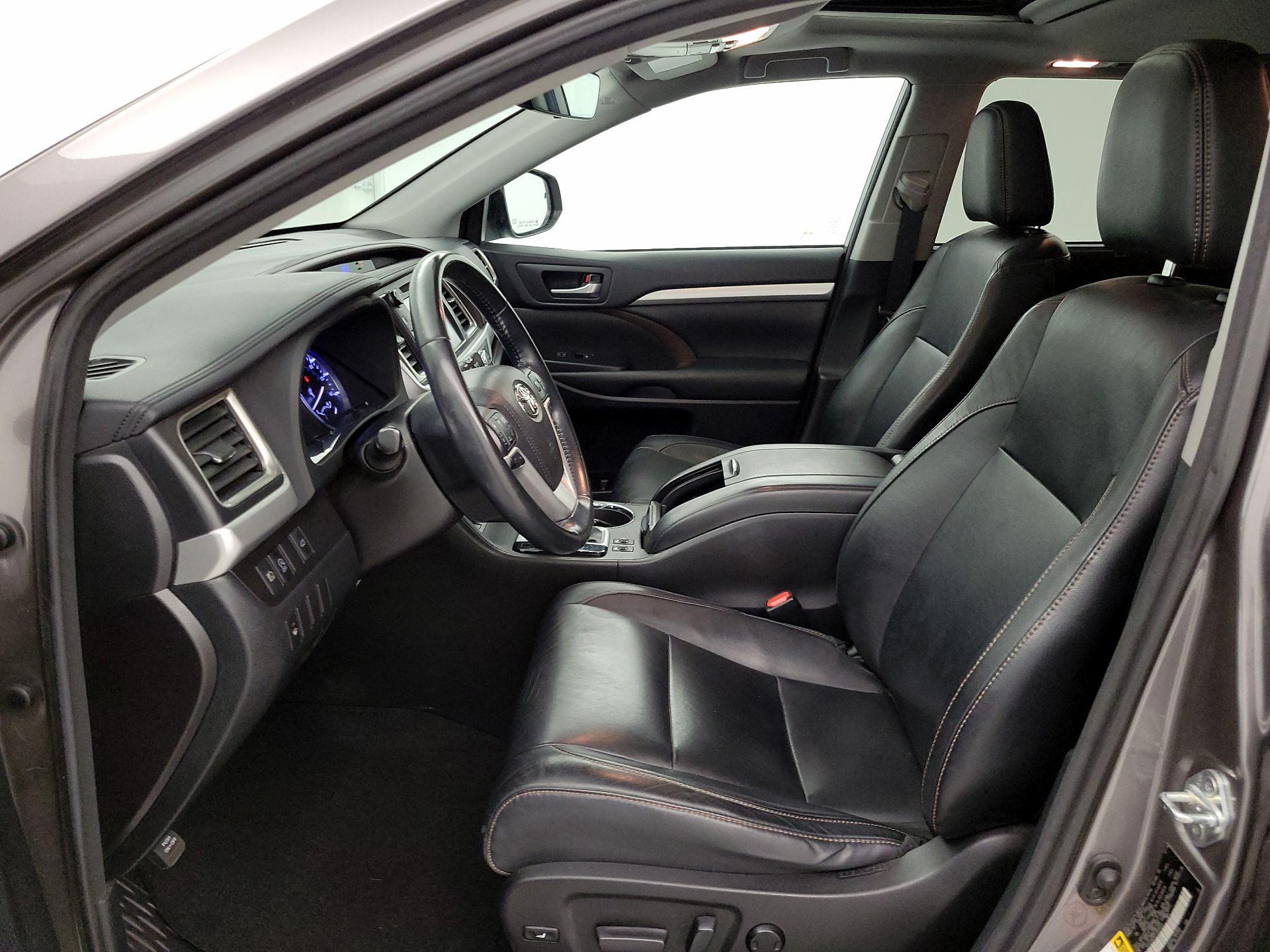 Thumbnail: 2018 Toyota Highlander - 11