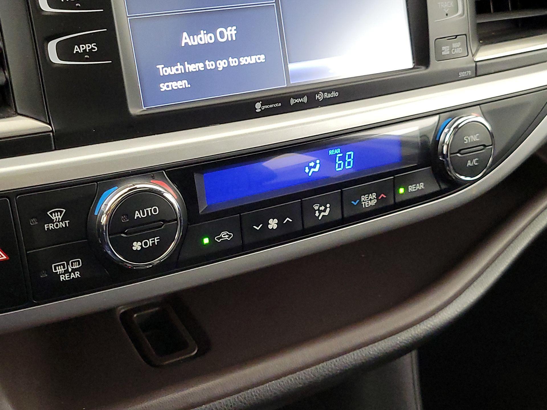 Thumbnail: 2018 Toyota Highlander - 17