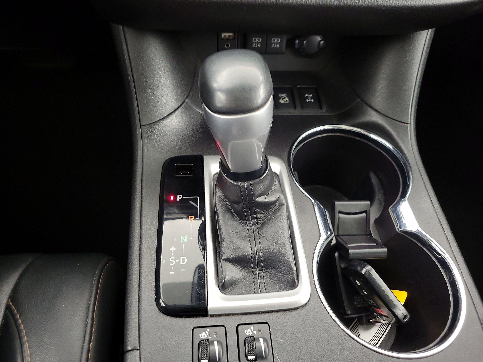 Thumbnail: 2018 Toyota Highlander - 18