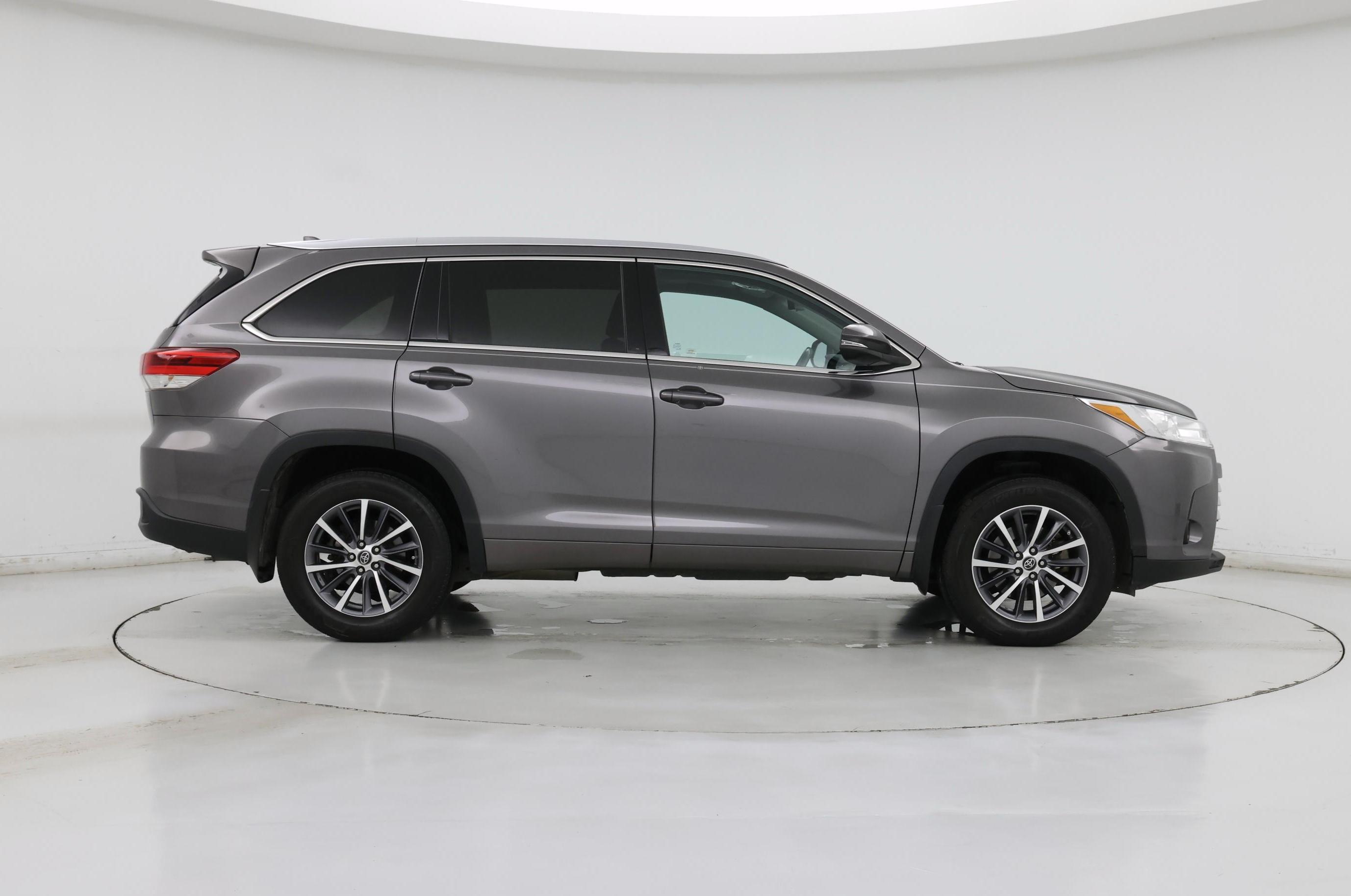 Thumbnail: 2018 Toyota Highlander - 7