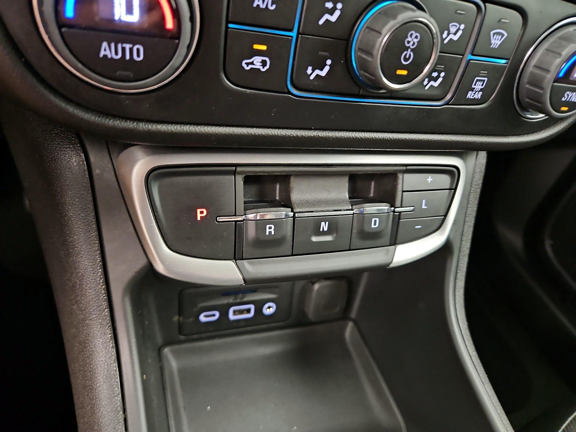 Thumbnail: 2024 GMC Terrain - 17