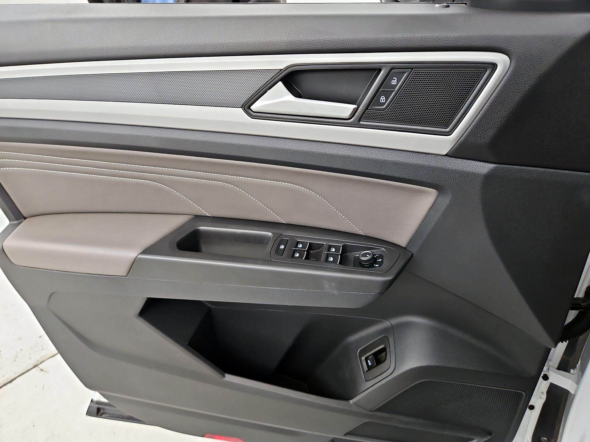 Thumbnail: 2022 Volkswagen Atlas - 12