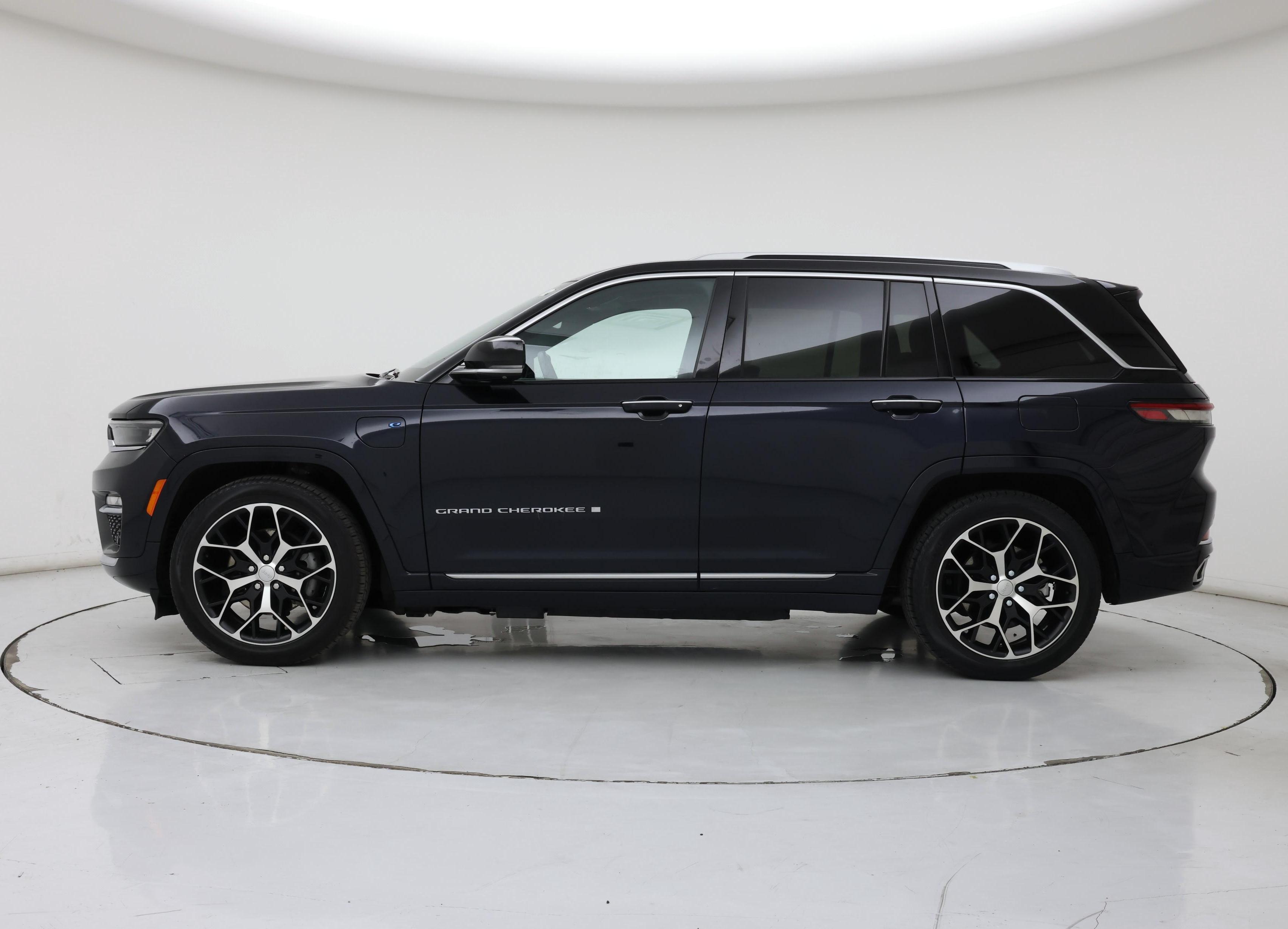 Thumbnail: 2022 Jeep Grand Cherokee - 3