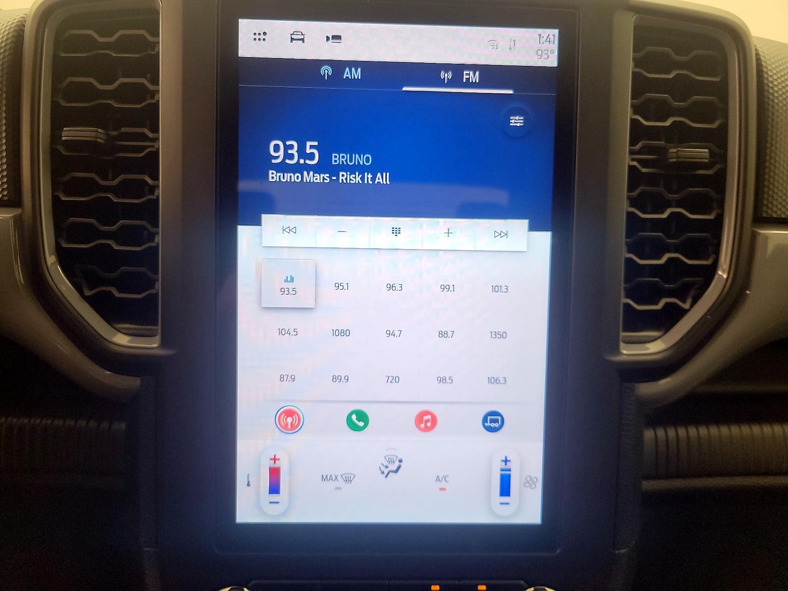 2024 Ford Ranger XL - Photo 16