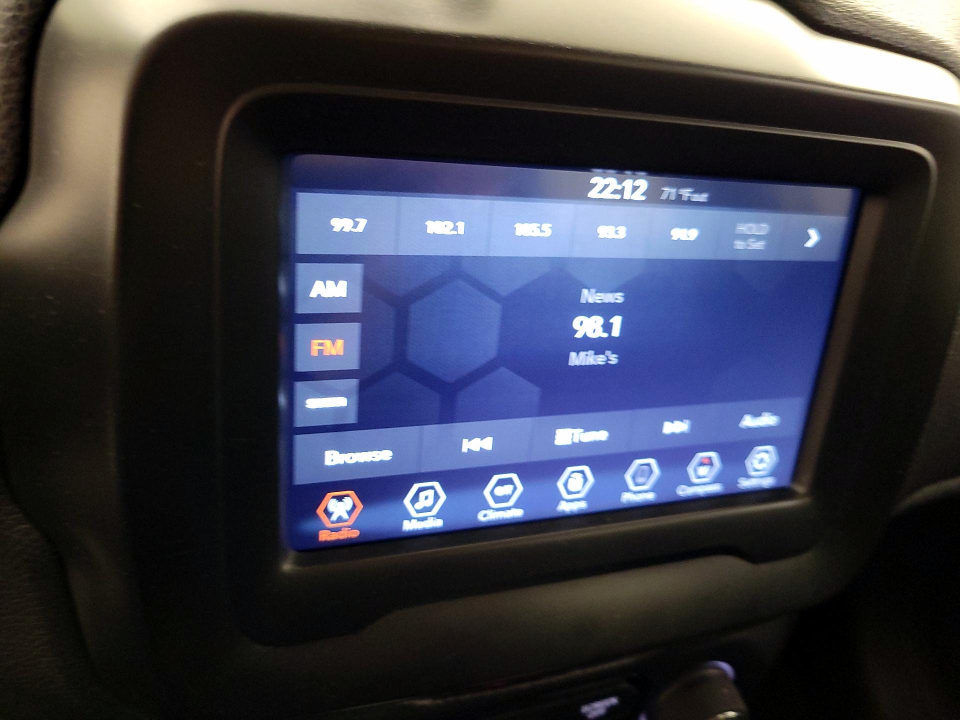 Thumbnail: 2018 Jeep Renegade - 15