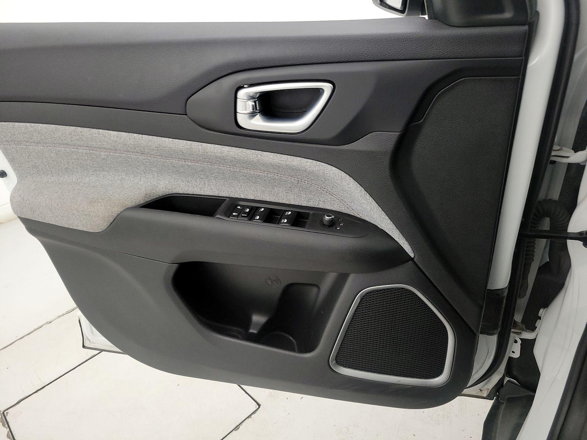 Thumbnail: 2023 Jeep Compass - 12