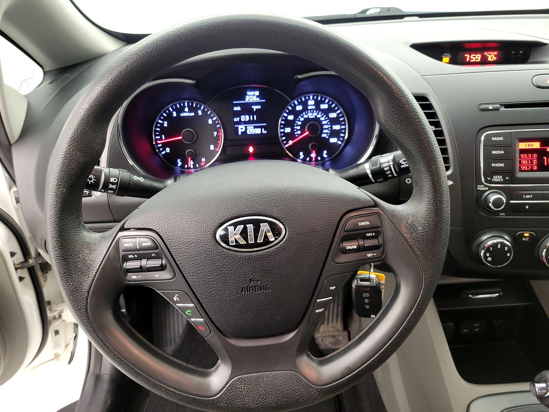 Thumbnail: 2015 Kia Forte - 10