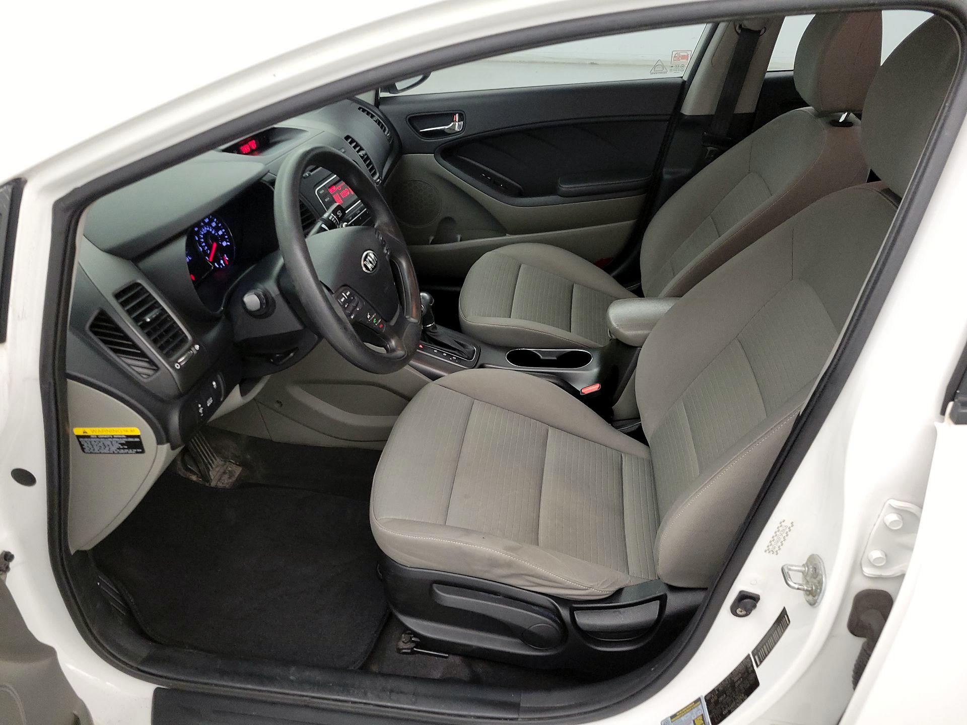Thumbnail: 2015 Kia Forte - 11