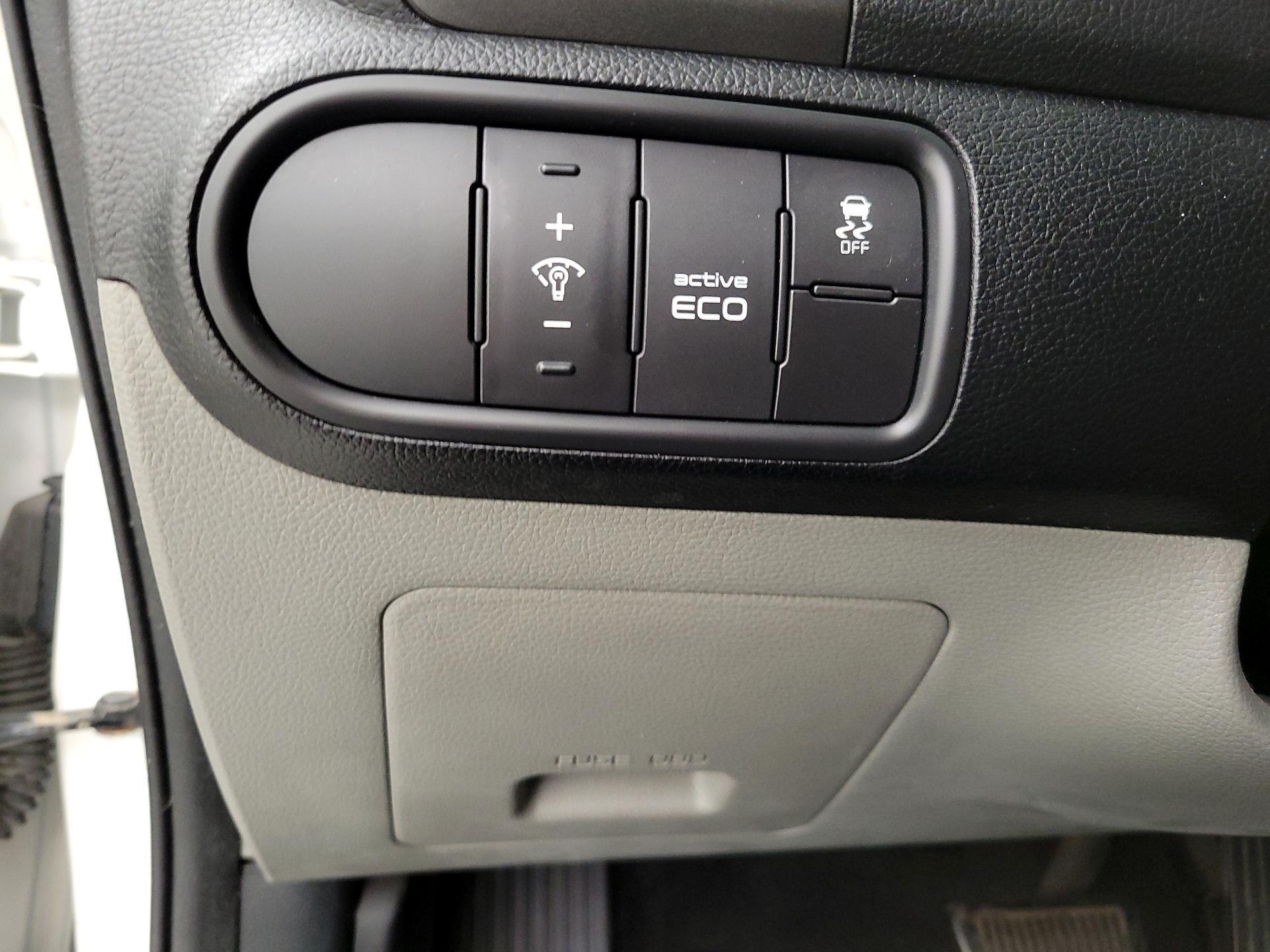 Thumbnail: 2015 Kia Forte - 13