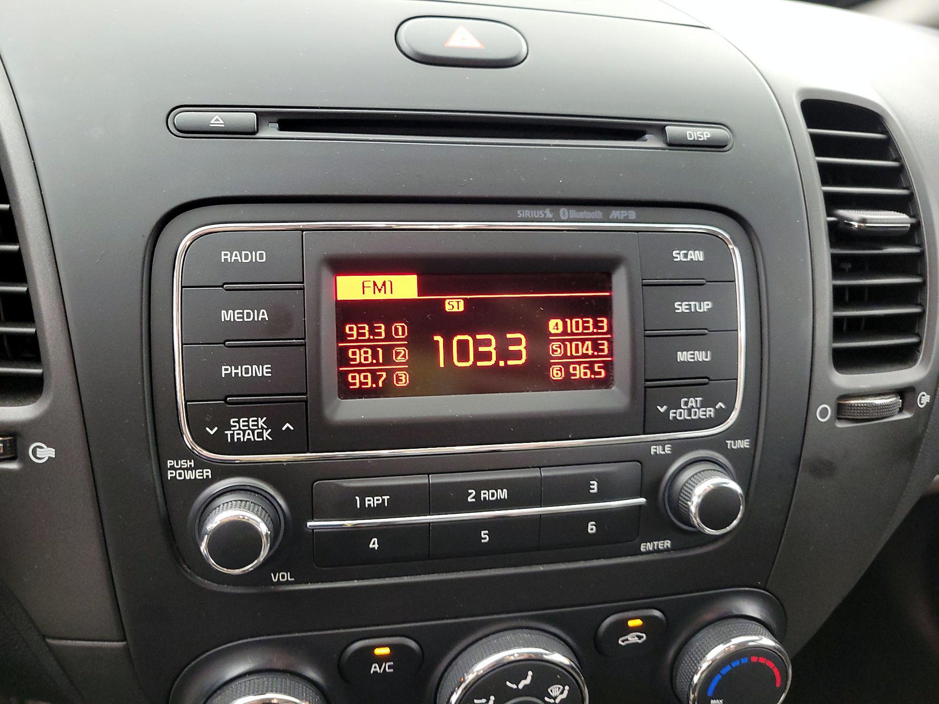 Thumbnail: 2015 Kia Forte - 14