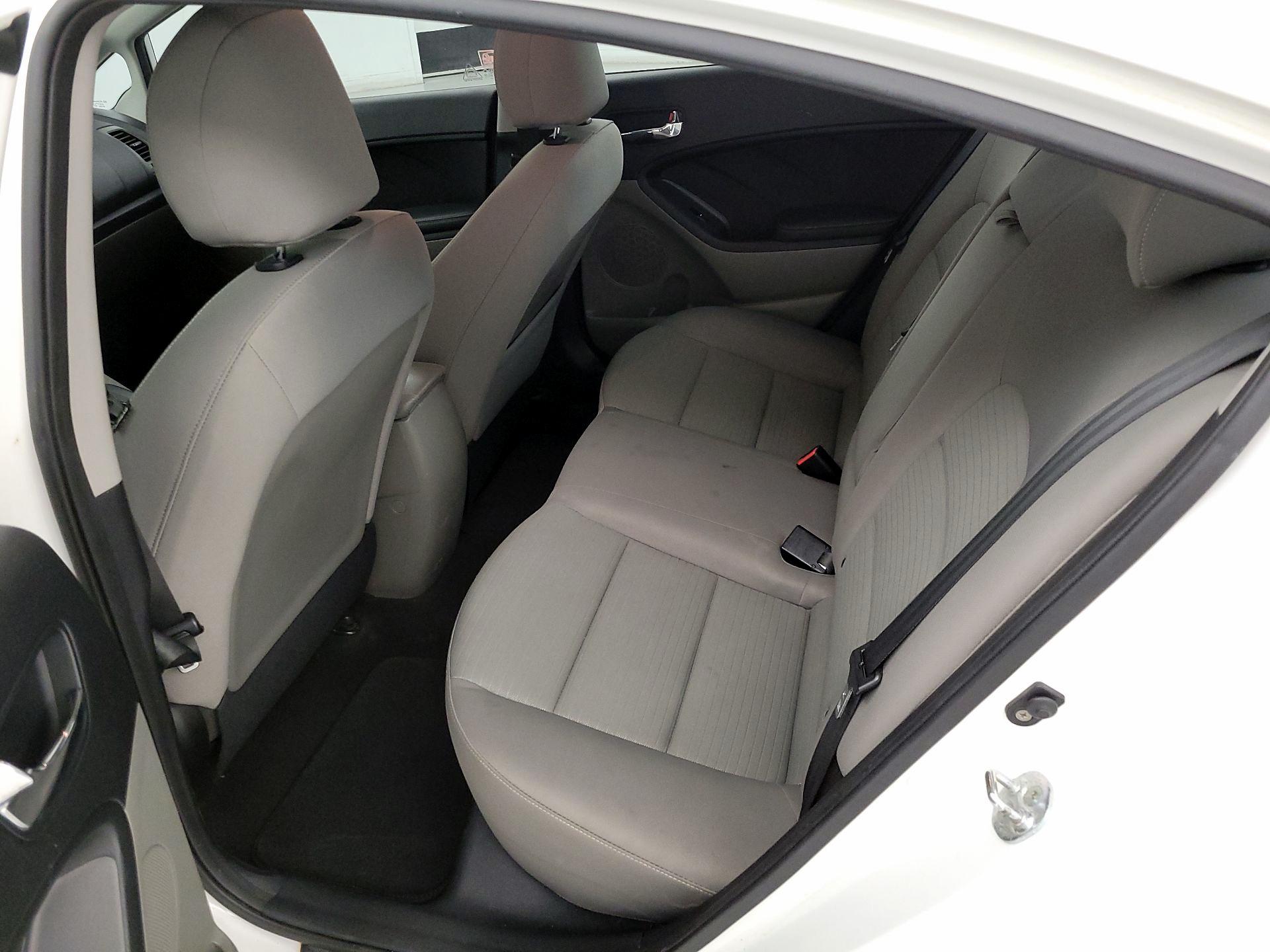 Thumbnail: 2015 Kia Forte - 18