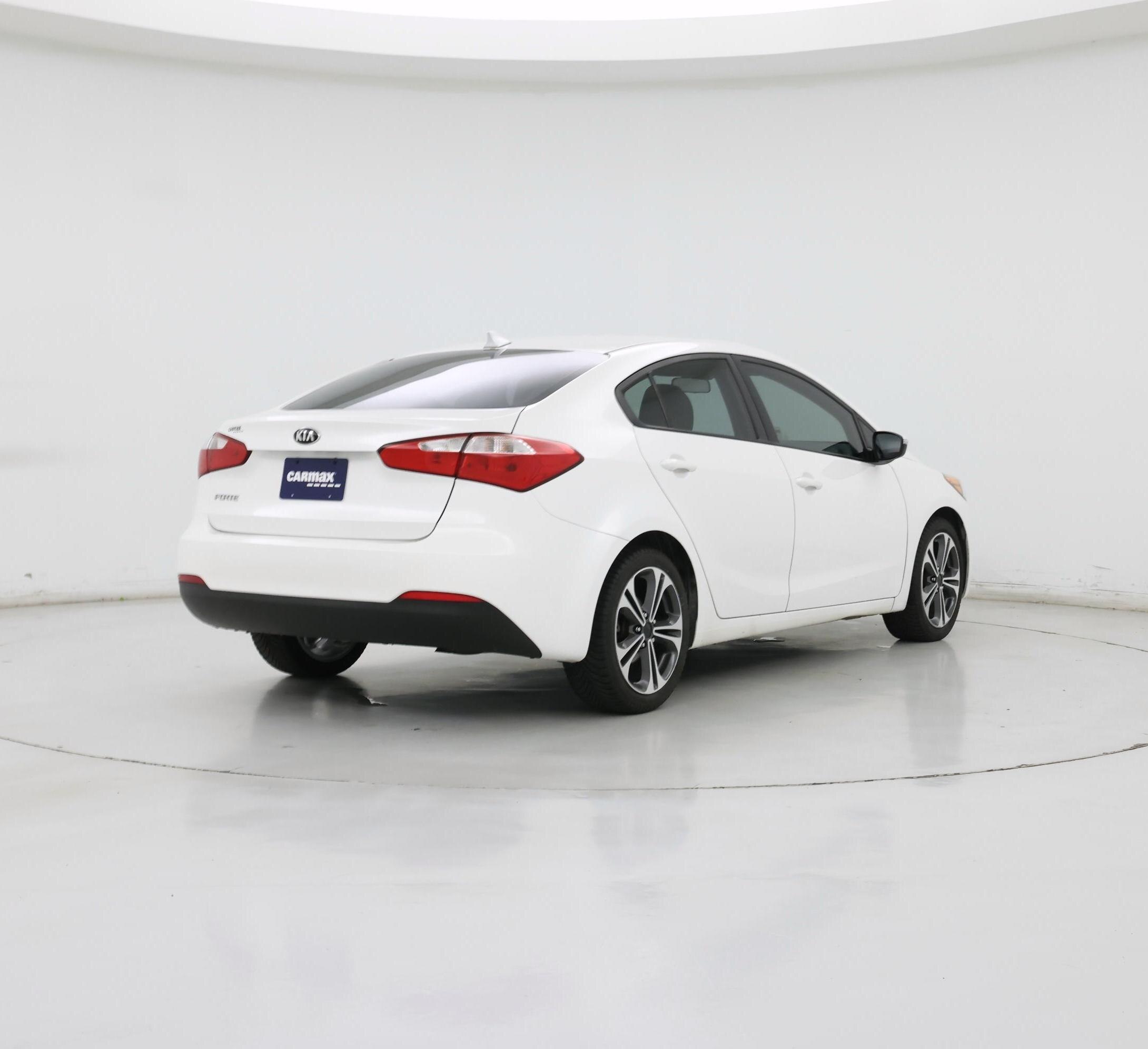 Thumbnail: 2015 Kia Forte - 8