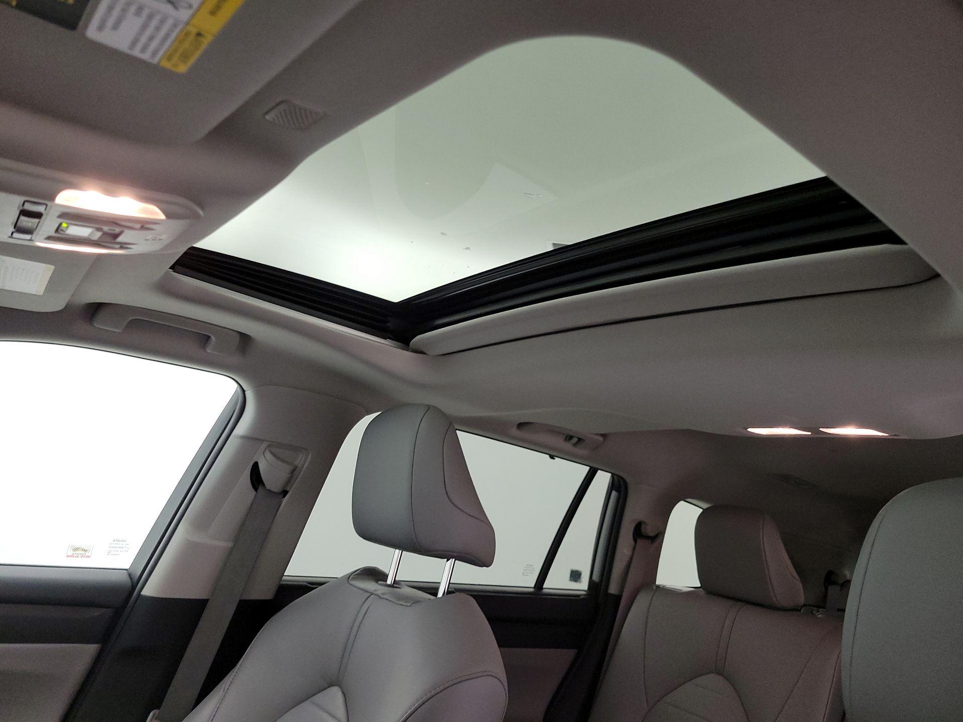 Thumbnail: 2020 Toyota Highlander - 19
