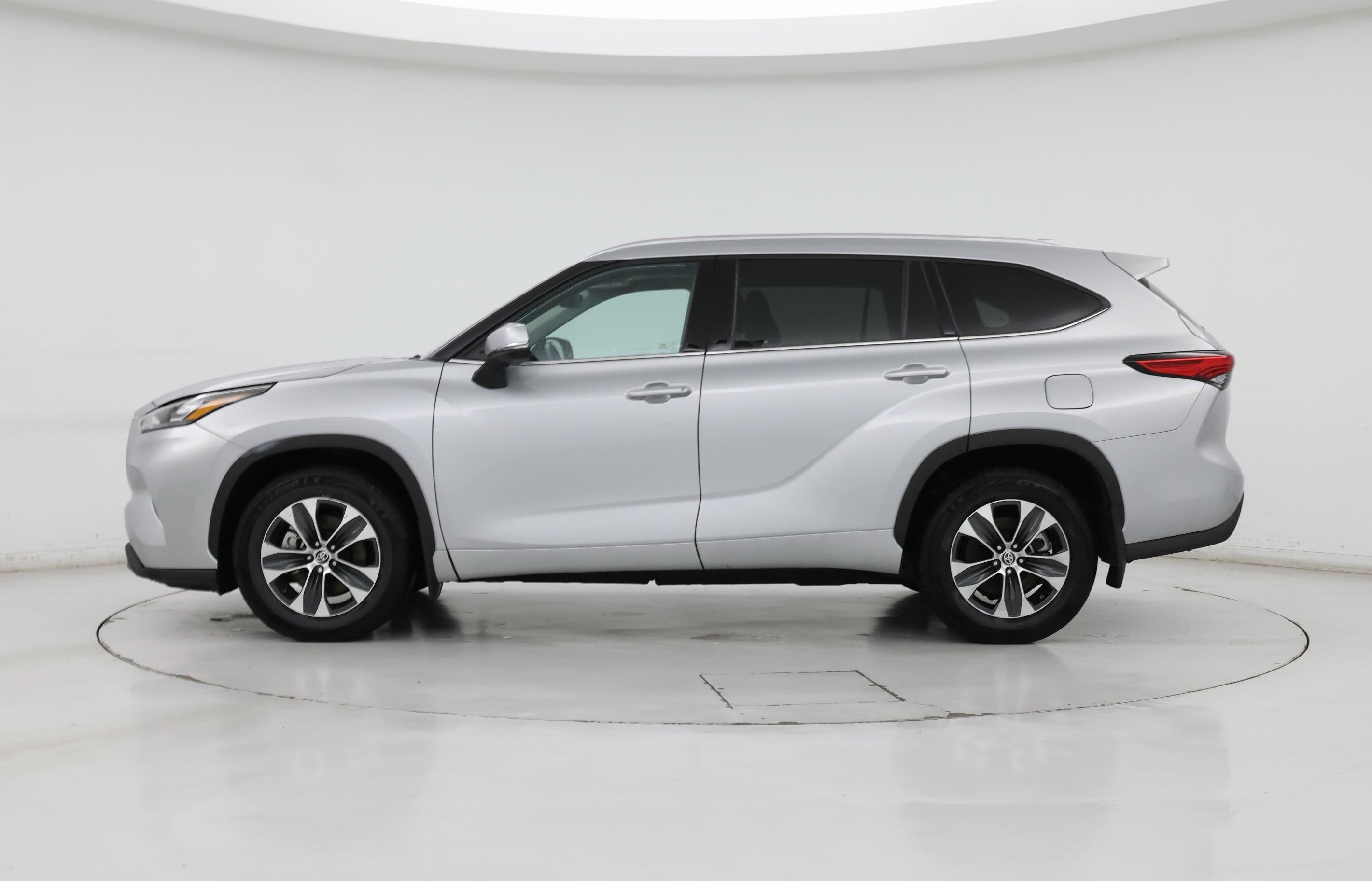 Thumbnail: 2020 Toyota Highlander - 3
