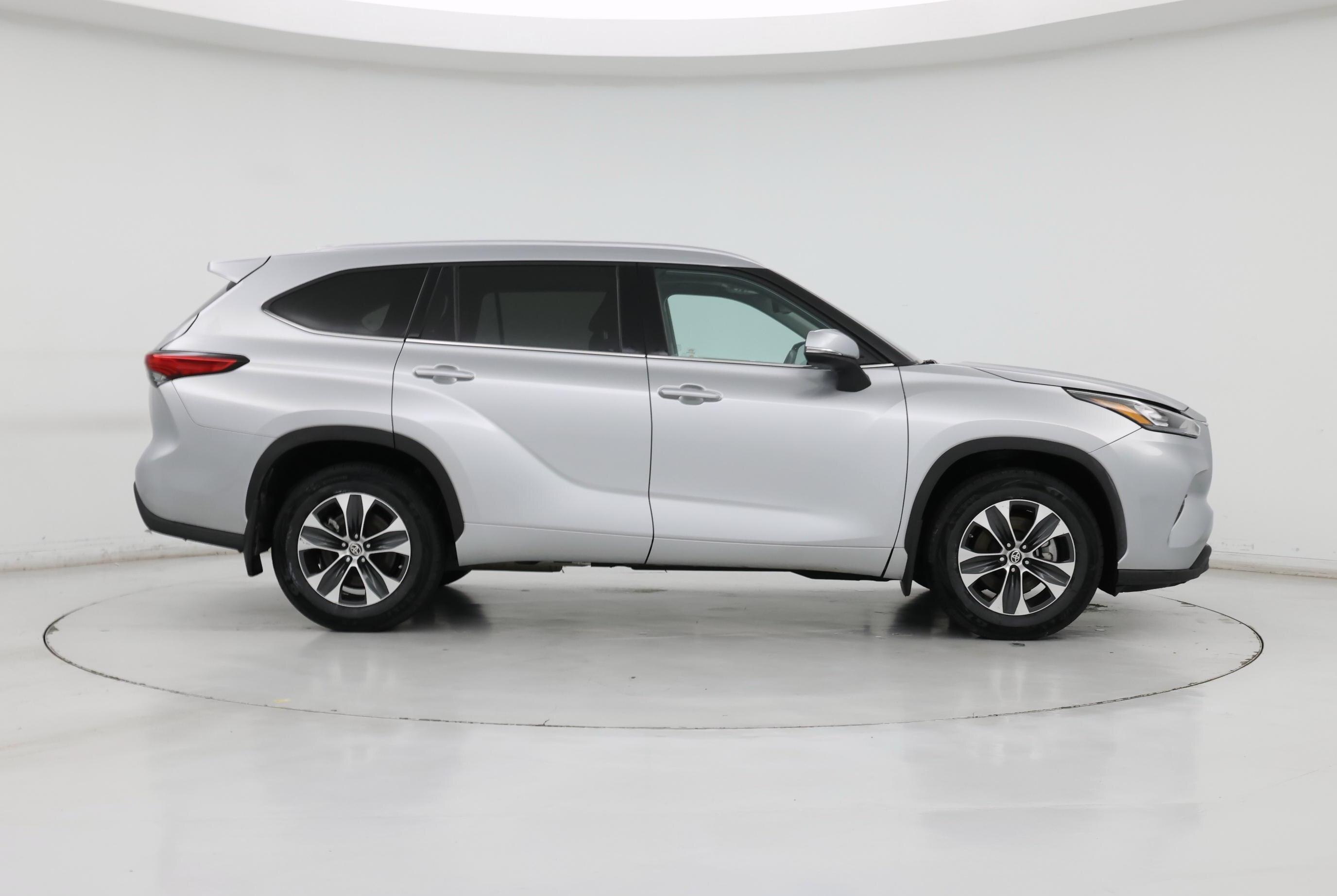Thumbnail: 2020 Toyota Highlander - 7