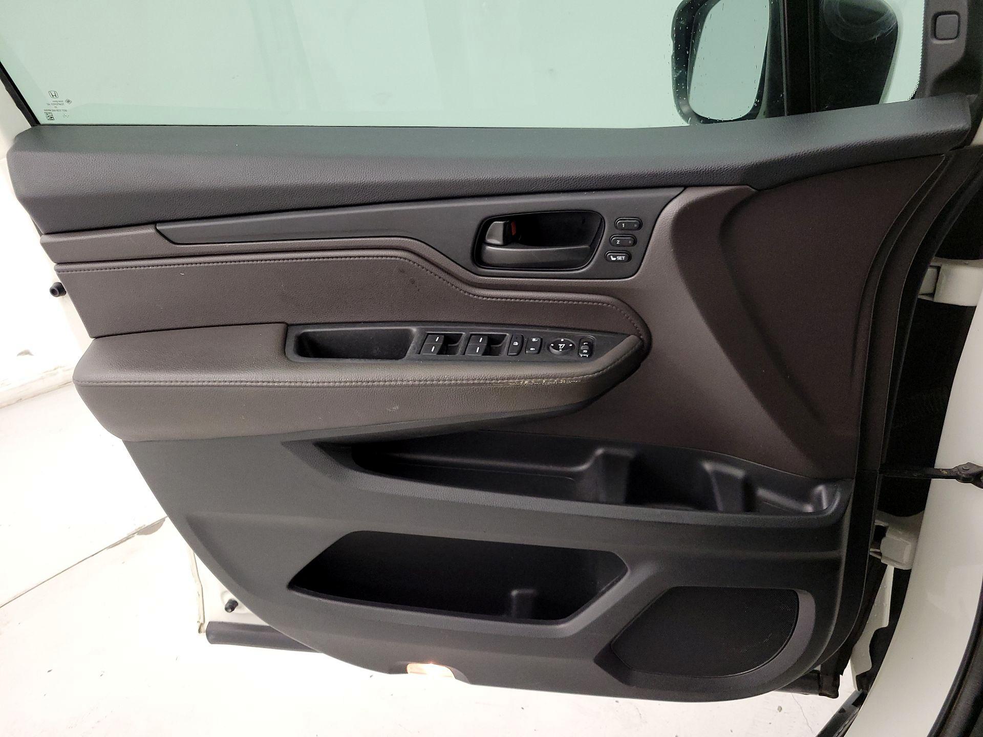 Thumbnail: 2019 Honda Odyssey - 12