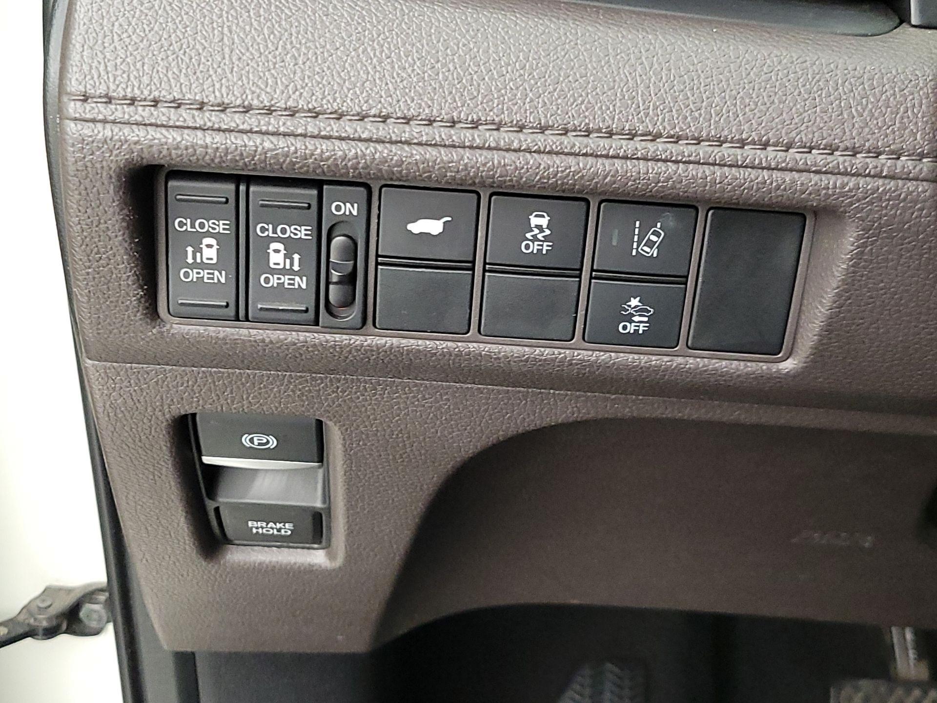 Thumbnail: 2019 Honda Odyssey - 13