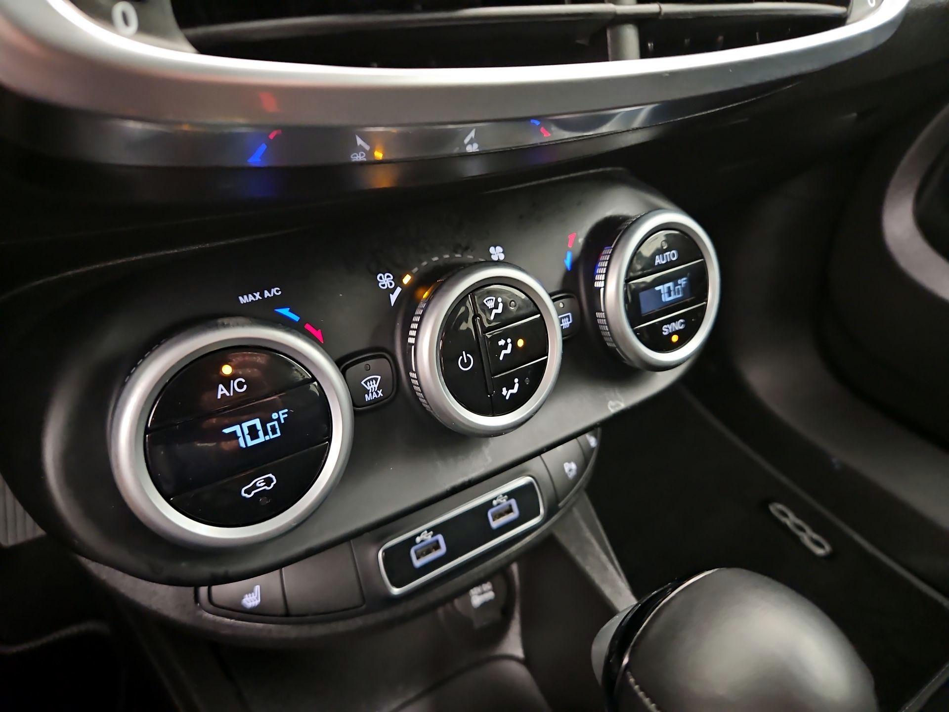 Thumbnail: 2023 Fiat 500X - 16